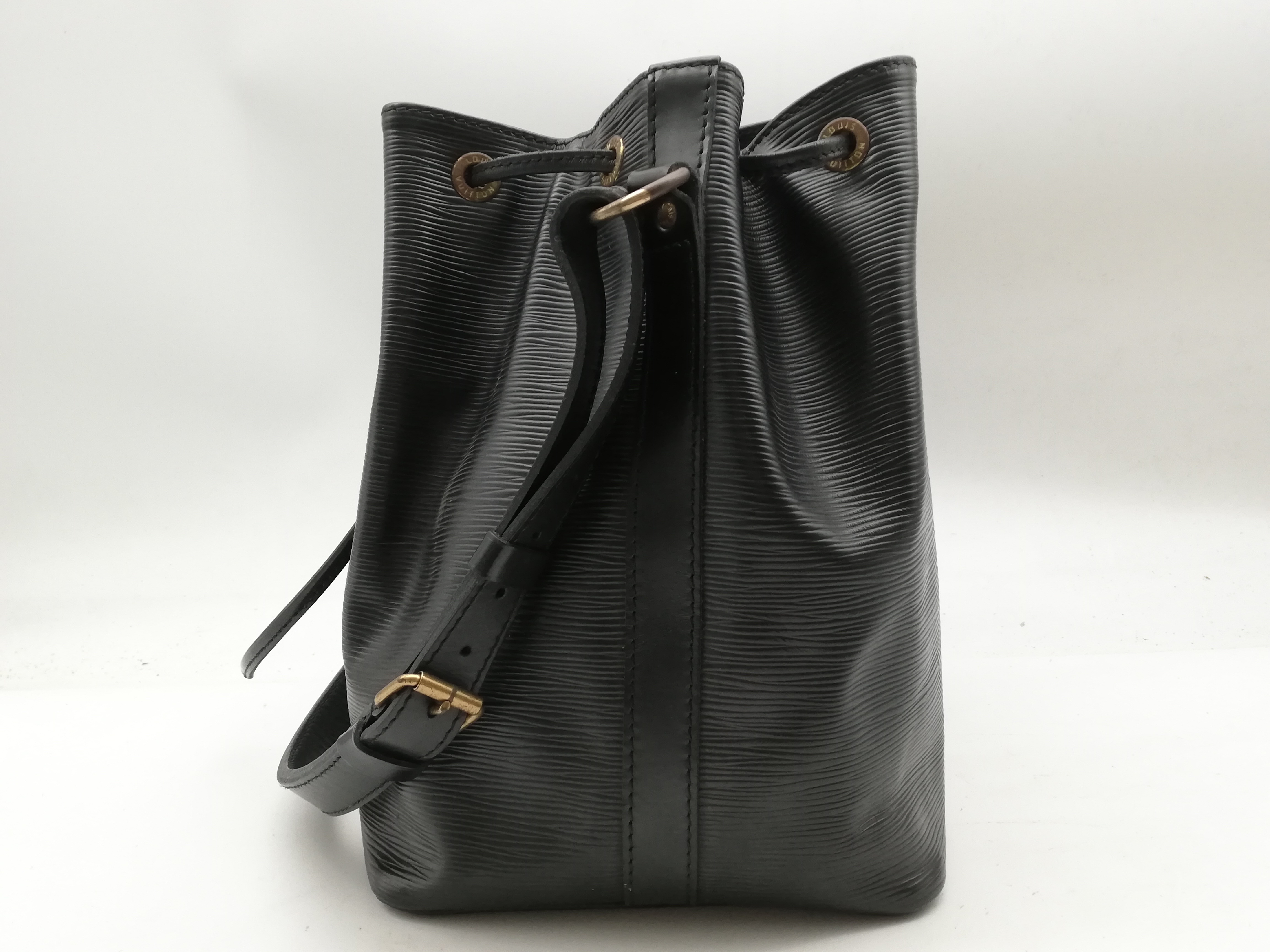 Epi Petit Noé M59012 Noir Shoulder Bag — view 4