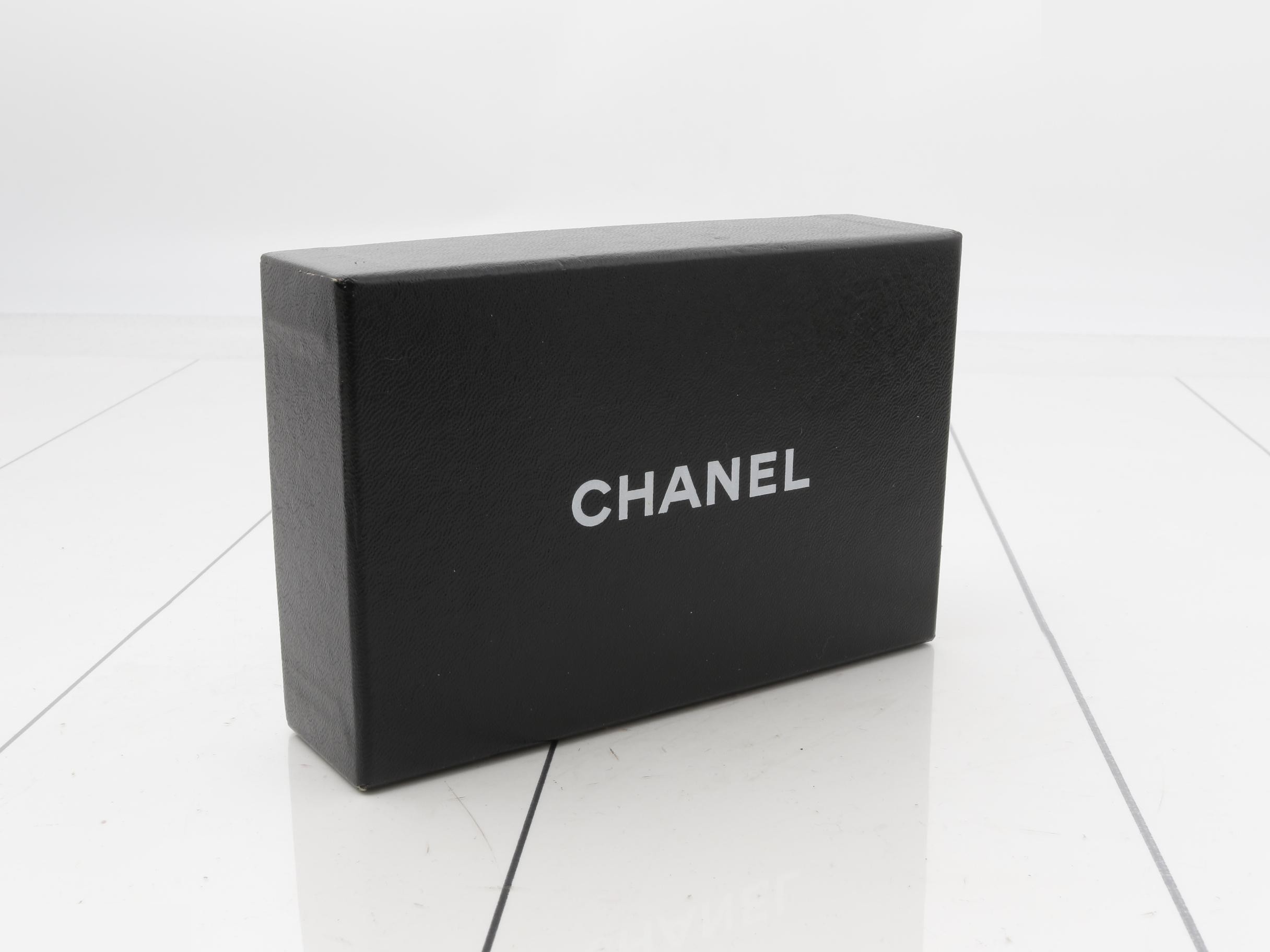 Classic Black — view 5