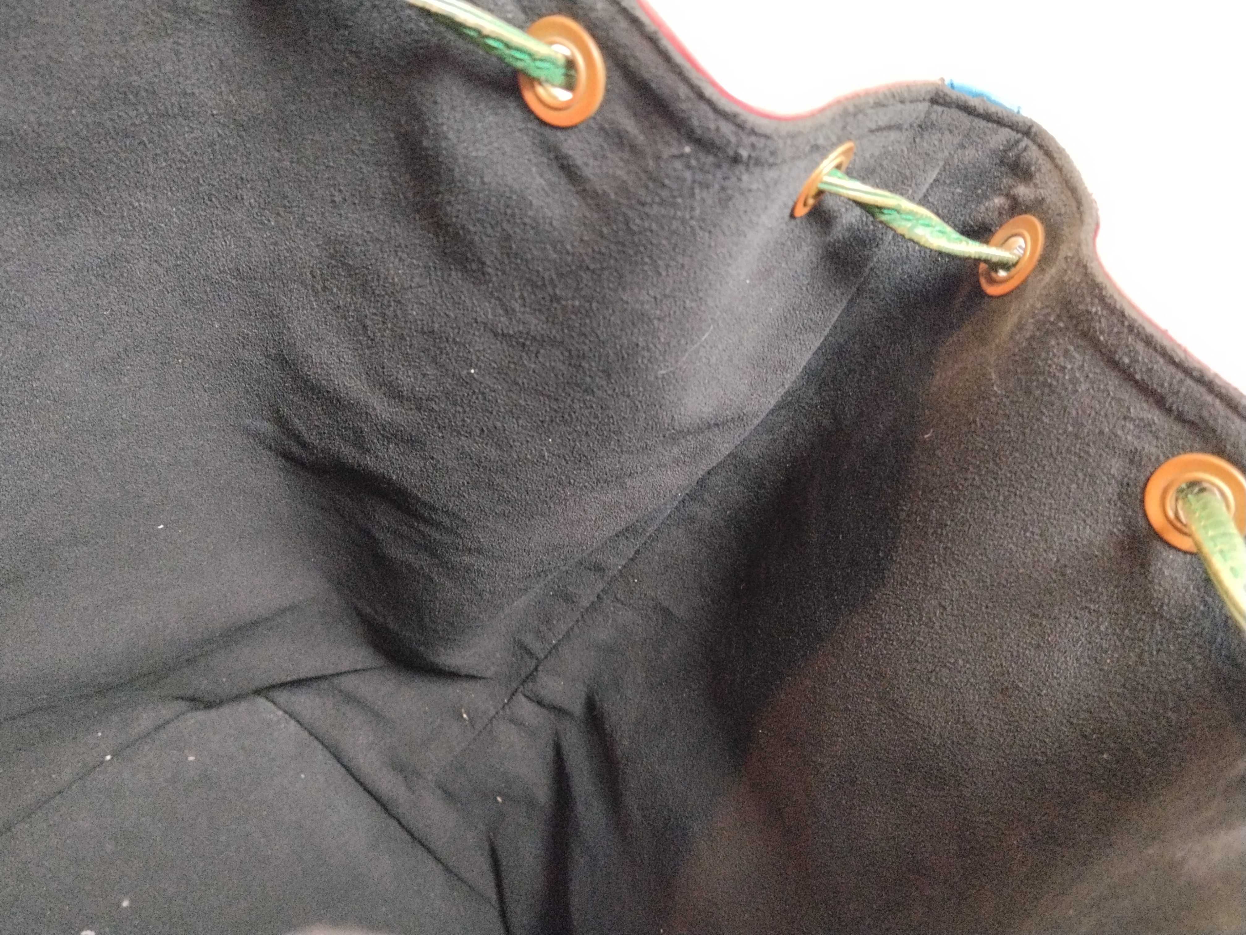Epi Louis Vuitton LV Epi Noe Tricolor Shoulder Bag — view 10