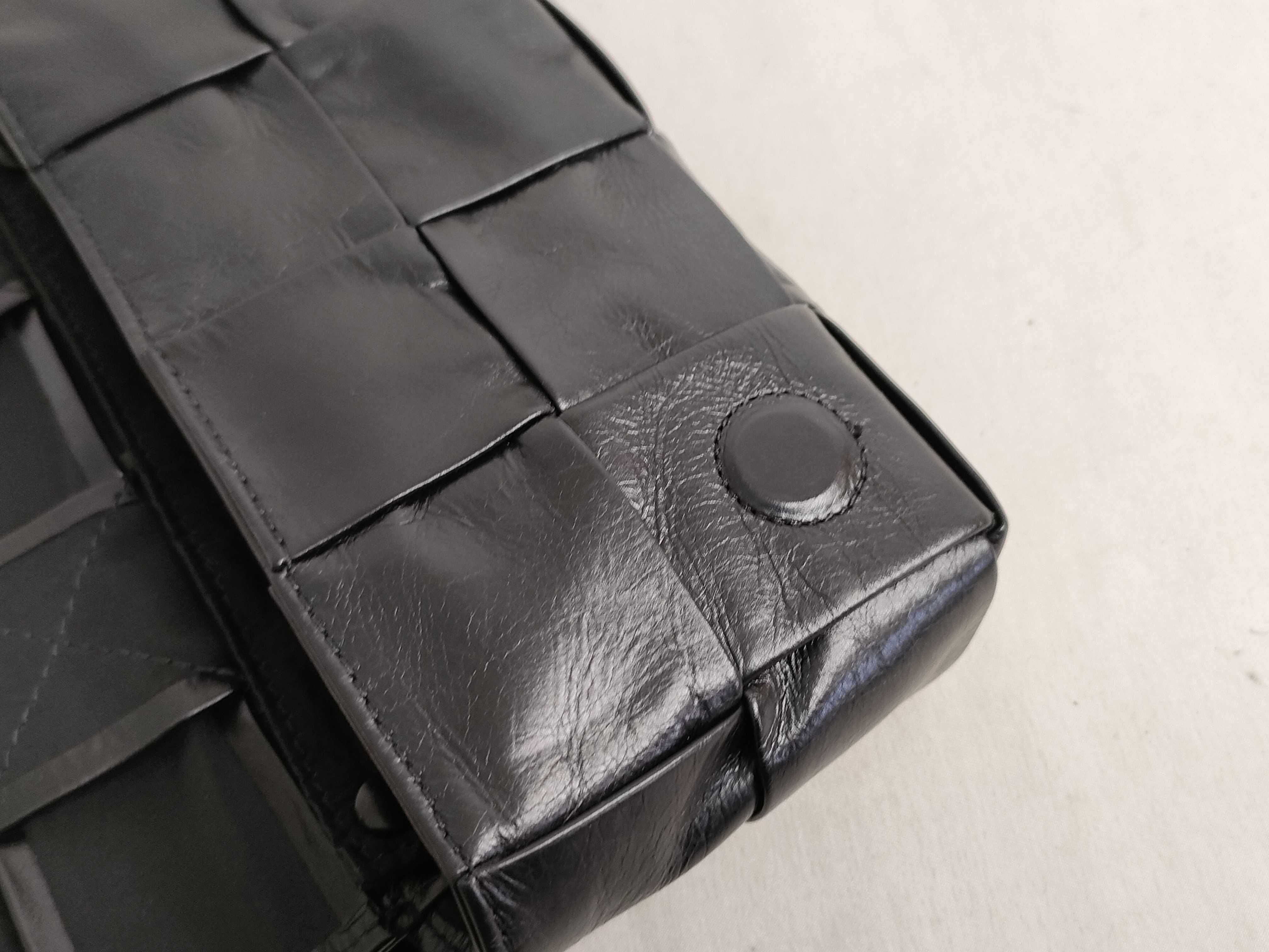 Maxi Intrecciato Cassette Leather Waist Pouch Black Shoulder Bag — view 13