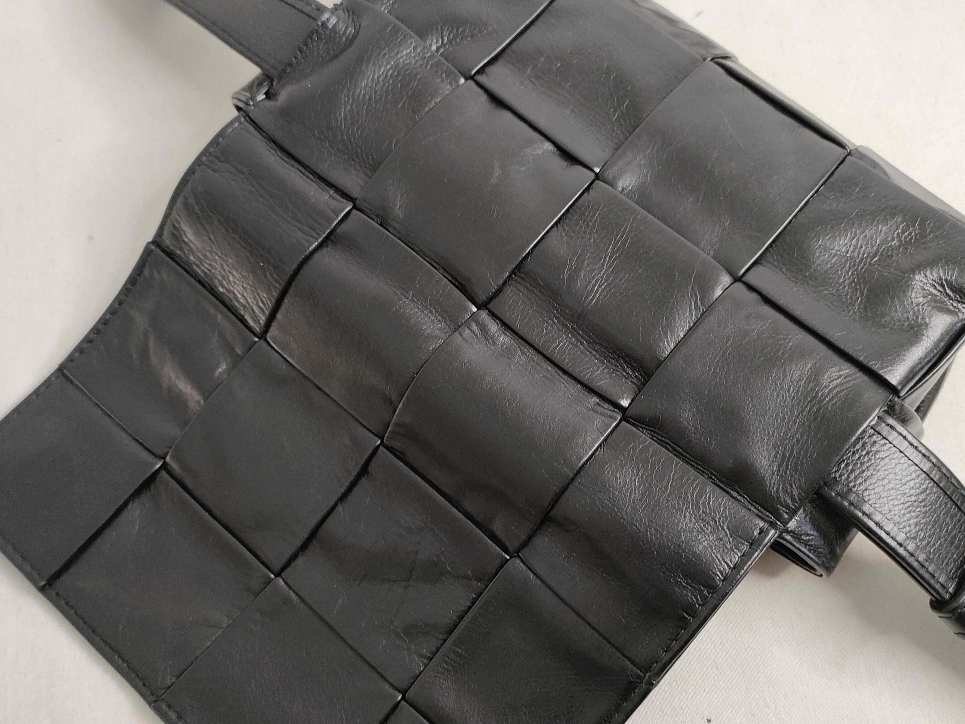 Maxi Intrecciato Cassette Leather Waist Pouch Black Shoulder Bag — view 14
