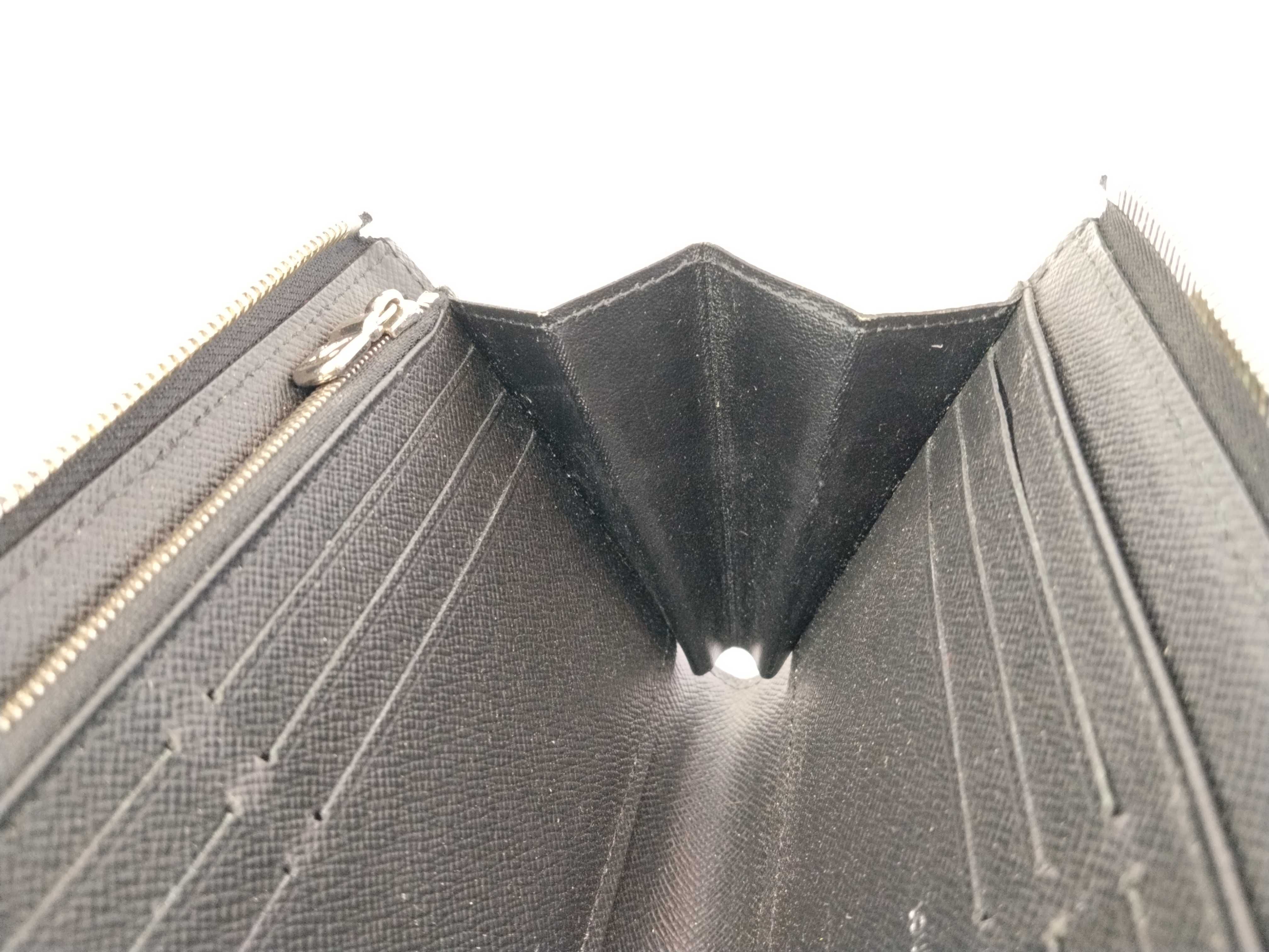 Damier Graphite Pattern Bifold Wallet — view 9