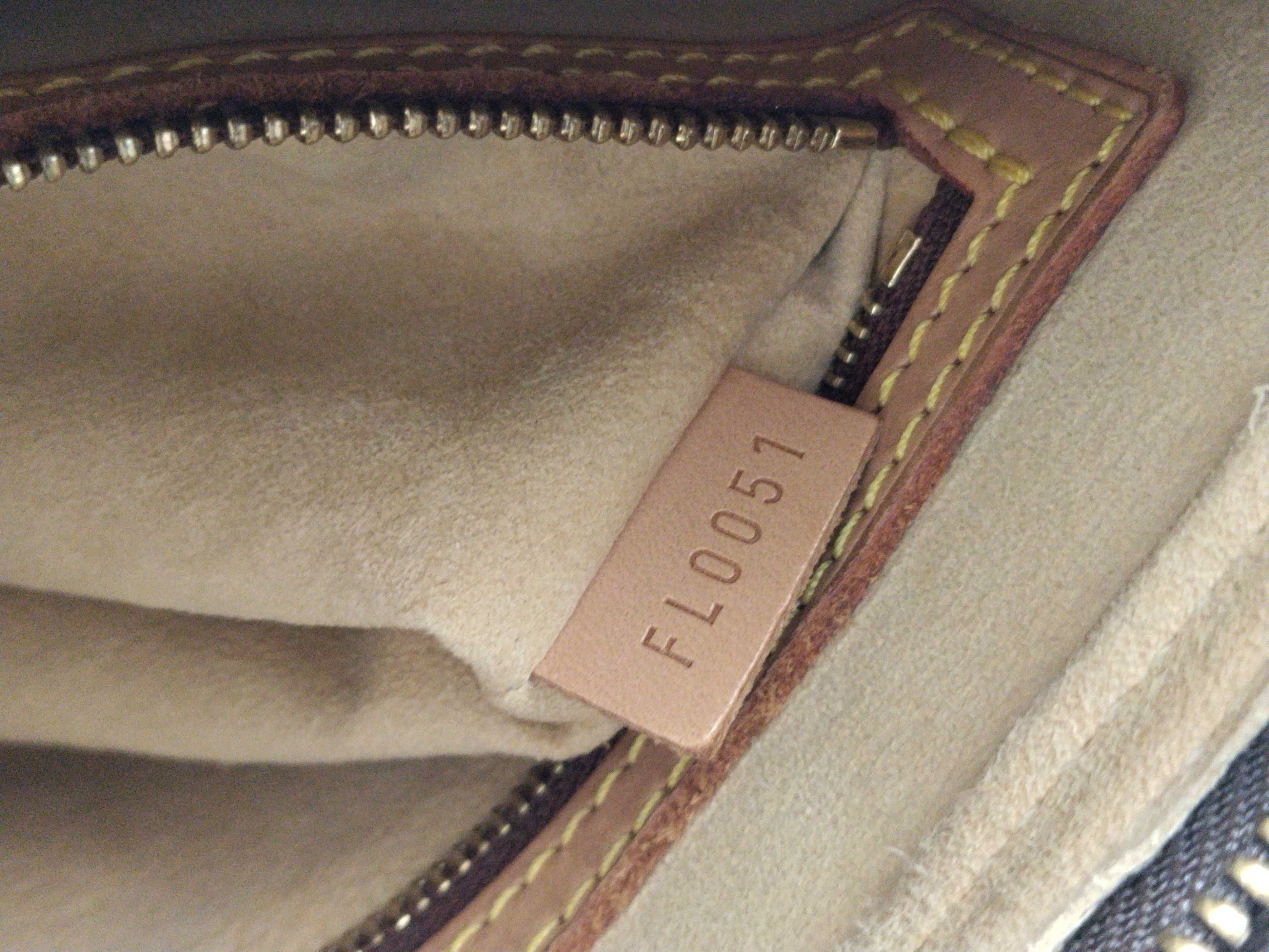 Monogram Looping MM M51146 Shoulder Bag — view 15