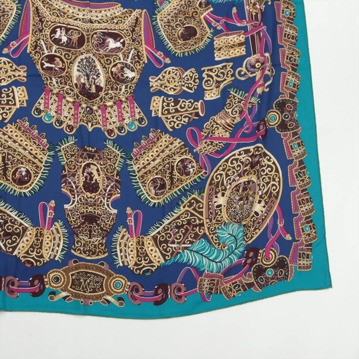 Carre Géant Sous LE guide de Mars (God of War Mars) Scarf, Cashmere x Silk, Blue x Purple. Shows signs of wear, including snags, — view 4