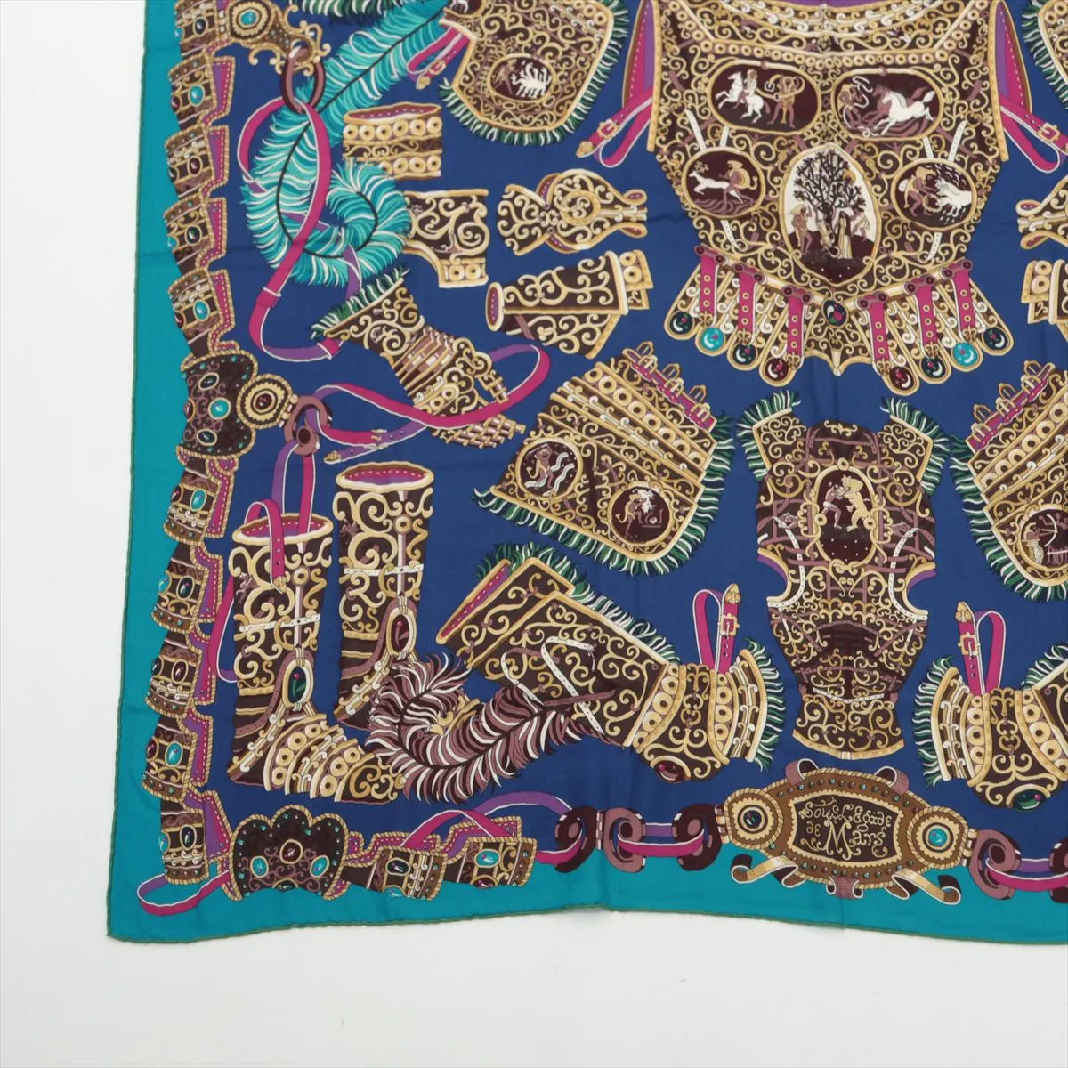Carre Géant Sous LE guide de Mars (God of War Mars) Scarf, Cashmere x Silk, Blue x Purple. Shows signs of wear, including snags, — view 5