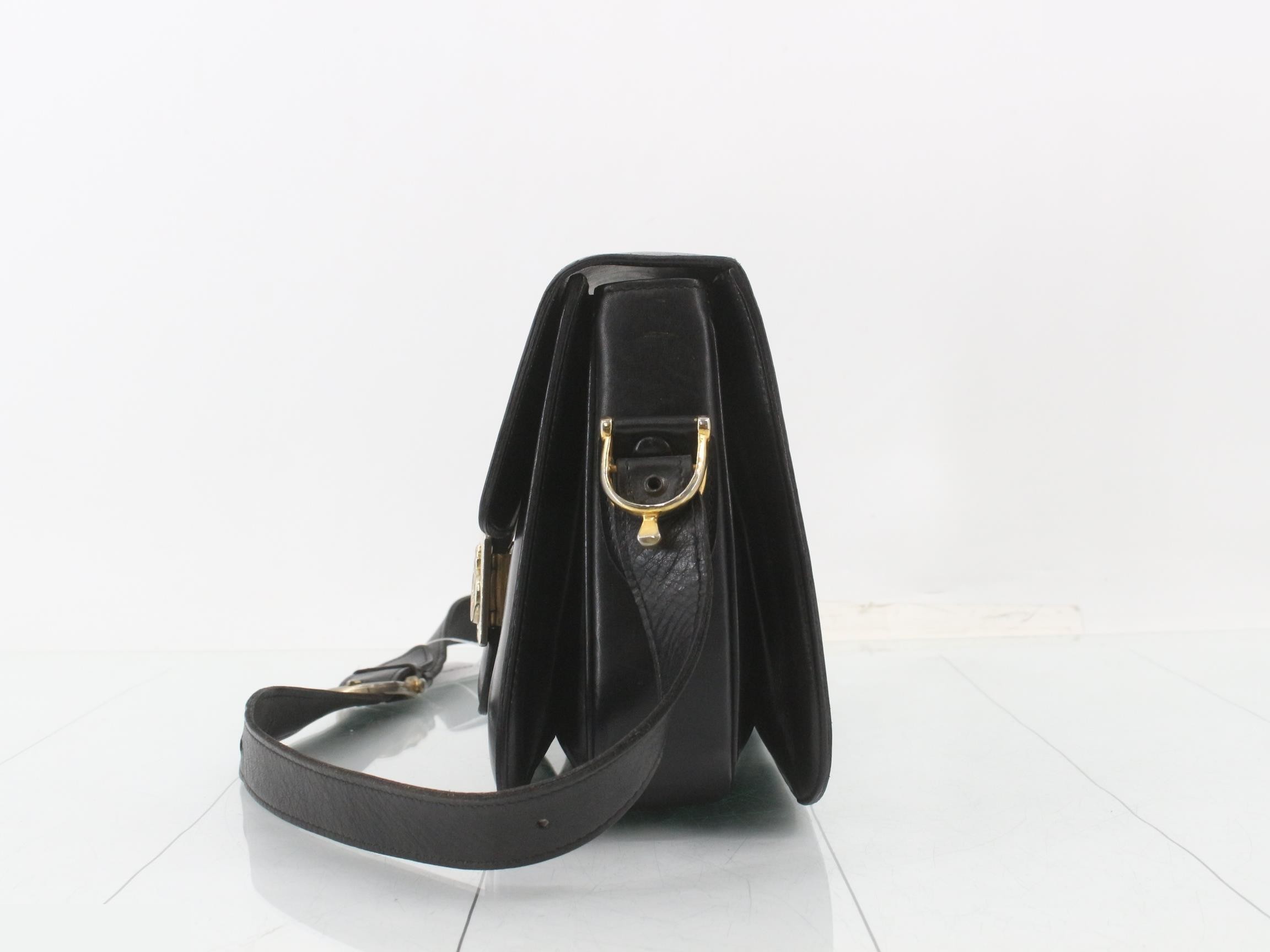 Carriage hardware, leather — view 3