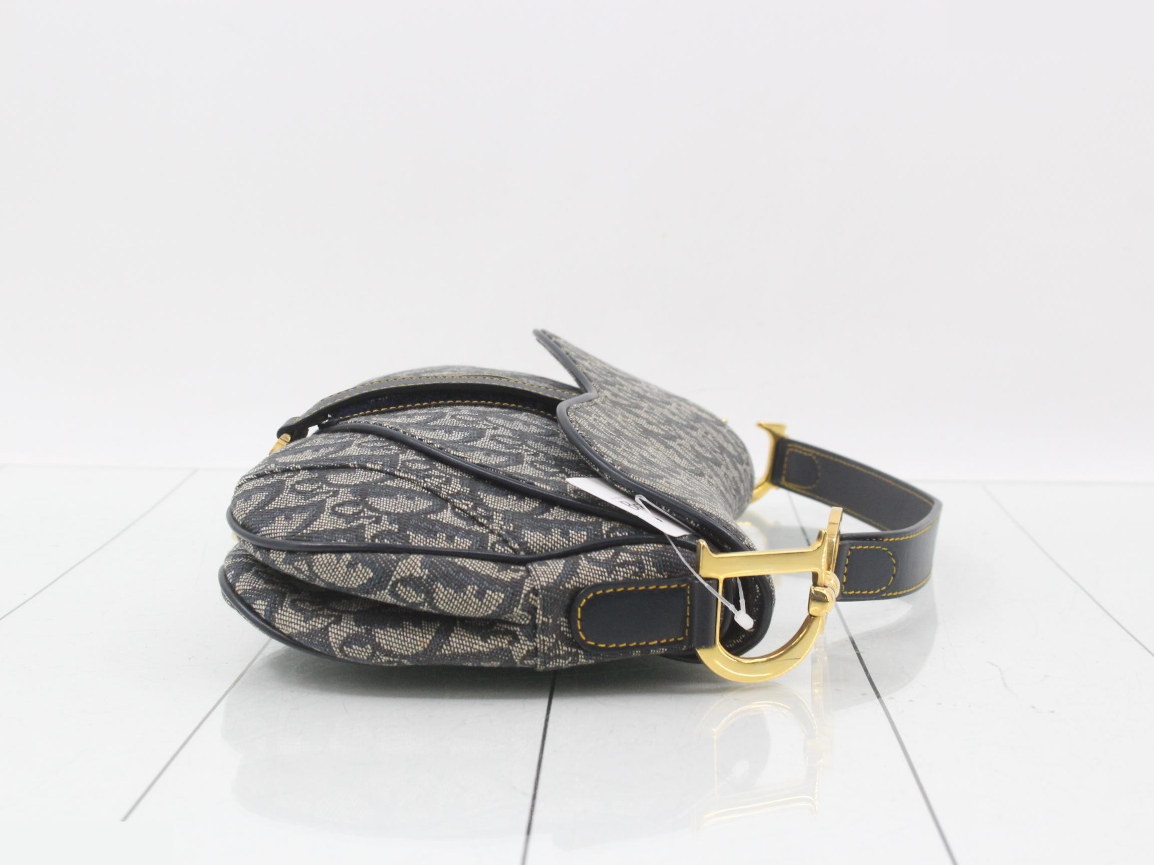 Double Saddle Trotter/Oblique Canvas One-Shoulder Bag — view 3