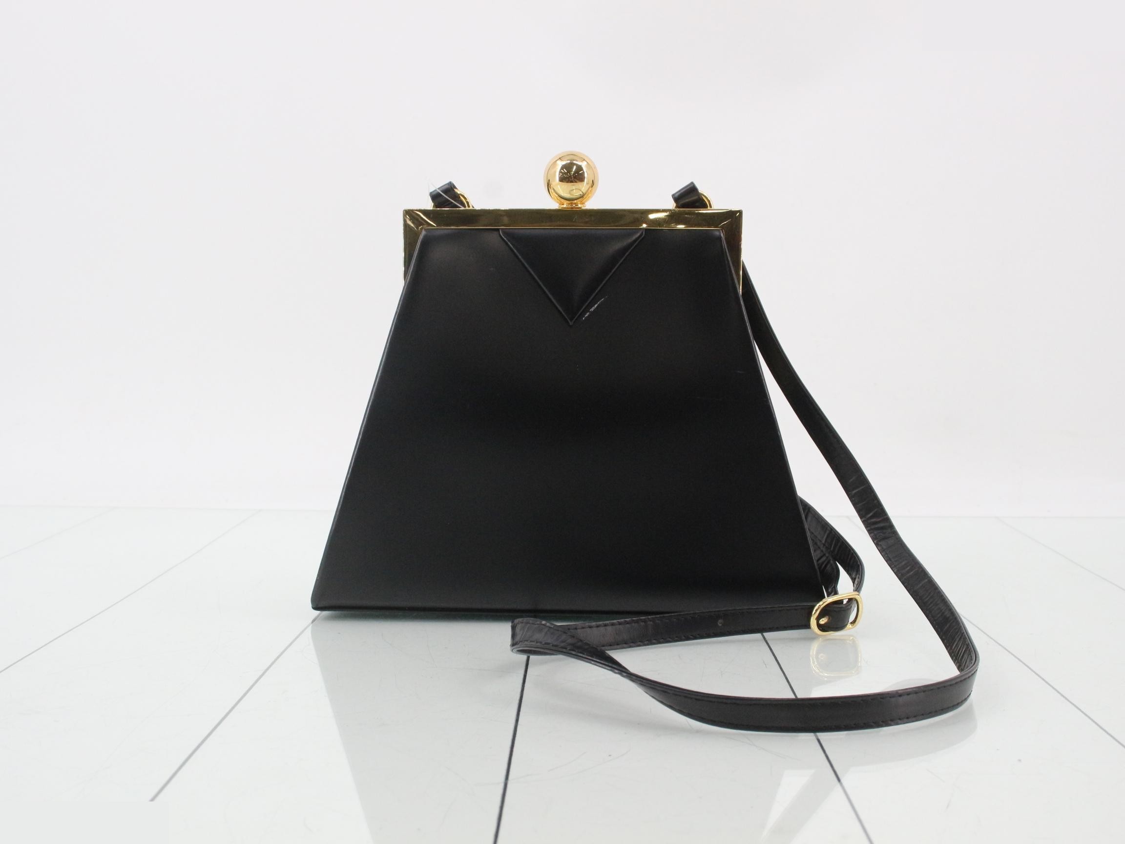 Leather shoulder bag, black