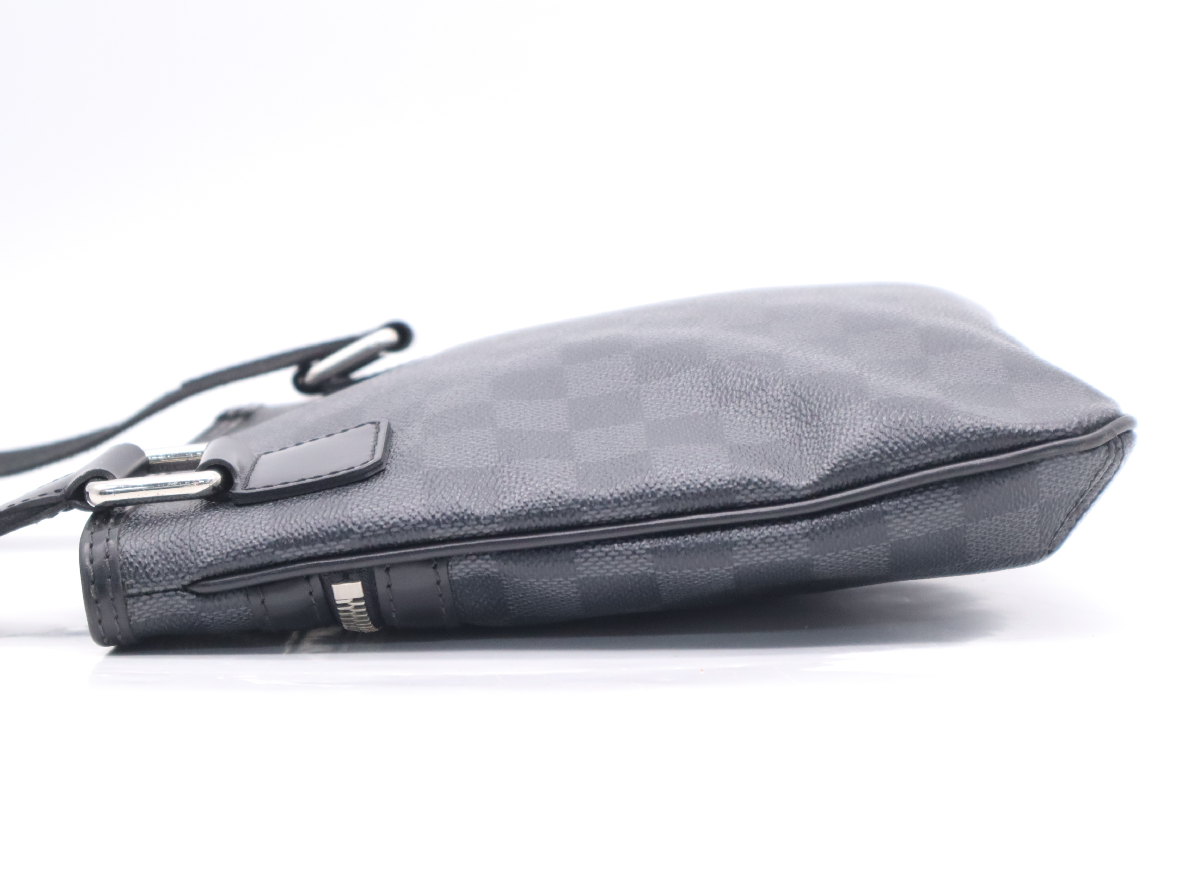 N58028 Graphite Thomas Shoulder Bag — view 3