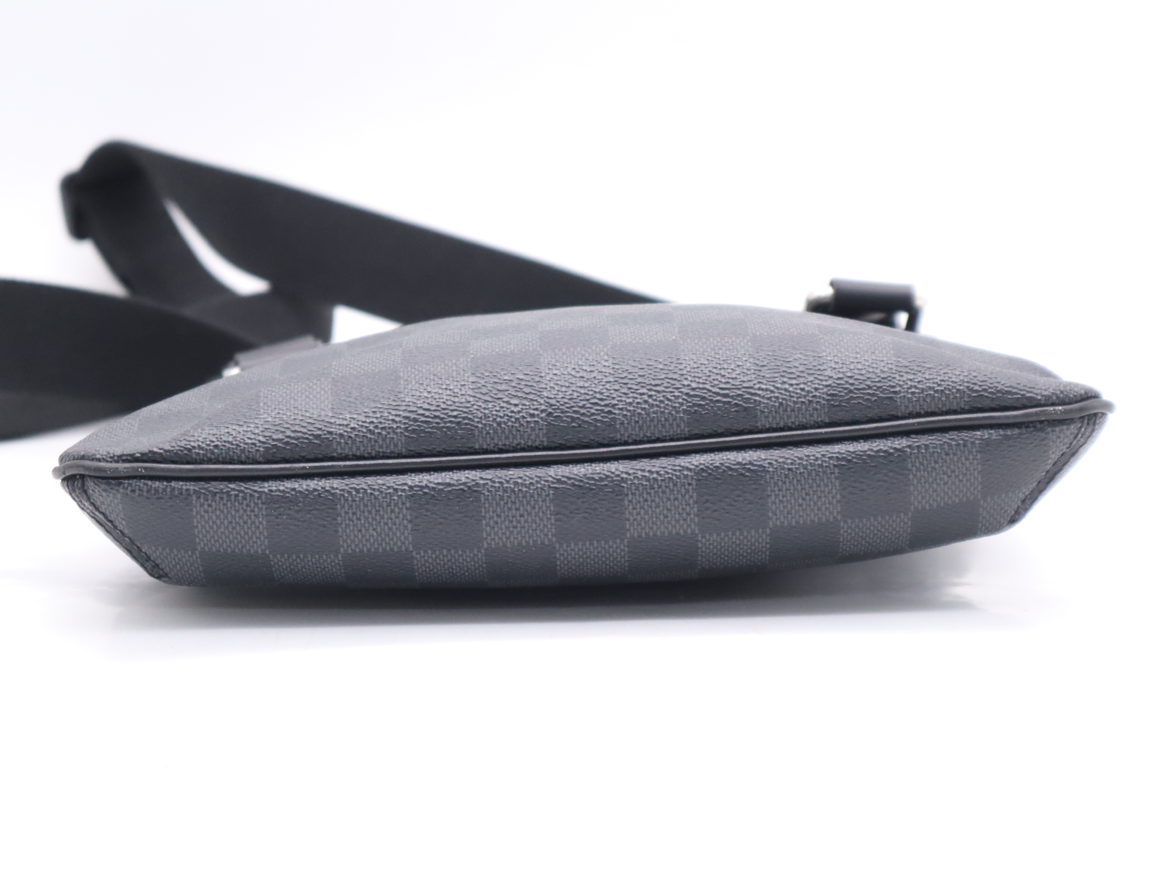 N58028 Graphite Thomas Shoulder Bag — view 4