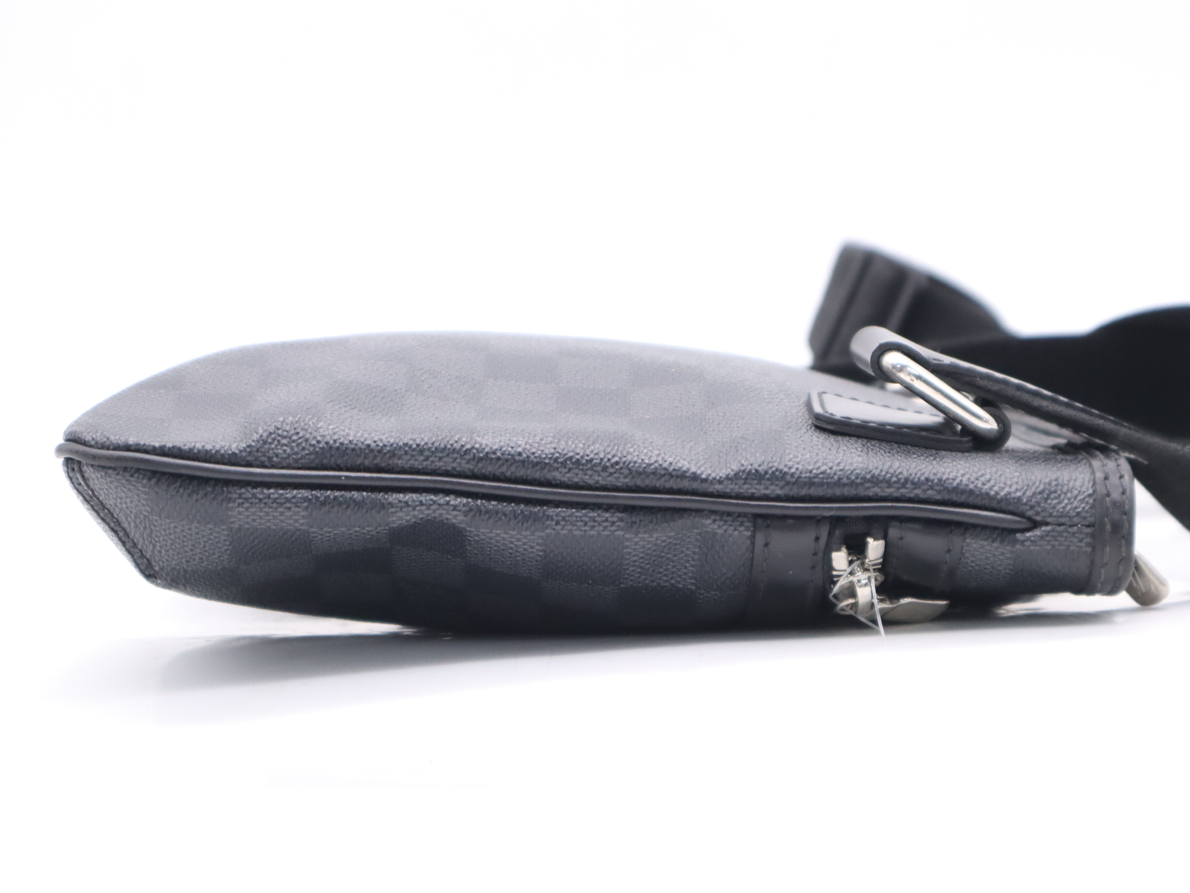 N58028 Graphite Thomas Shoulder Bag — view 5