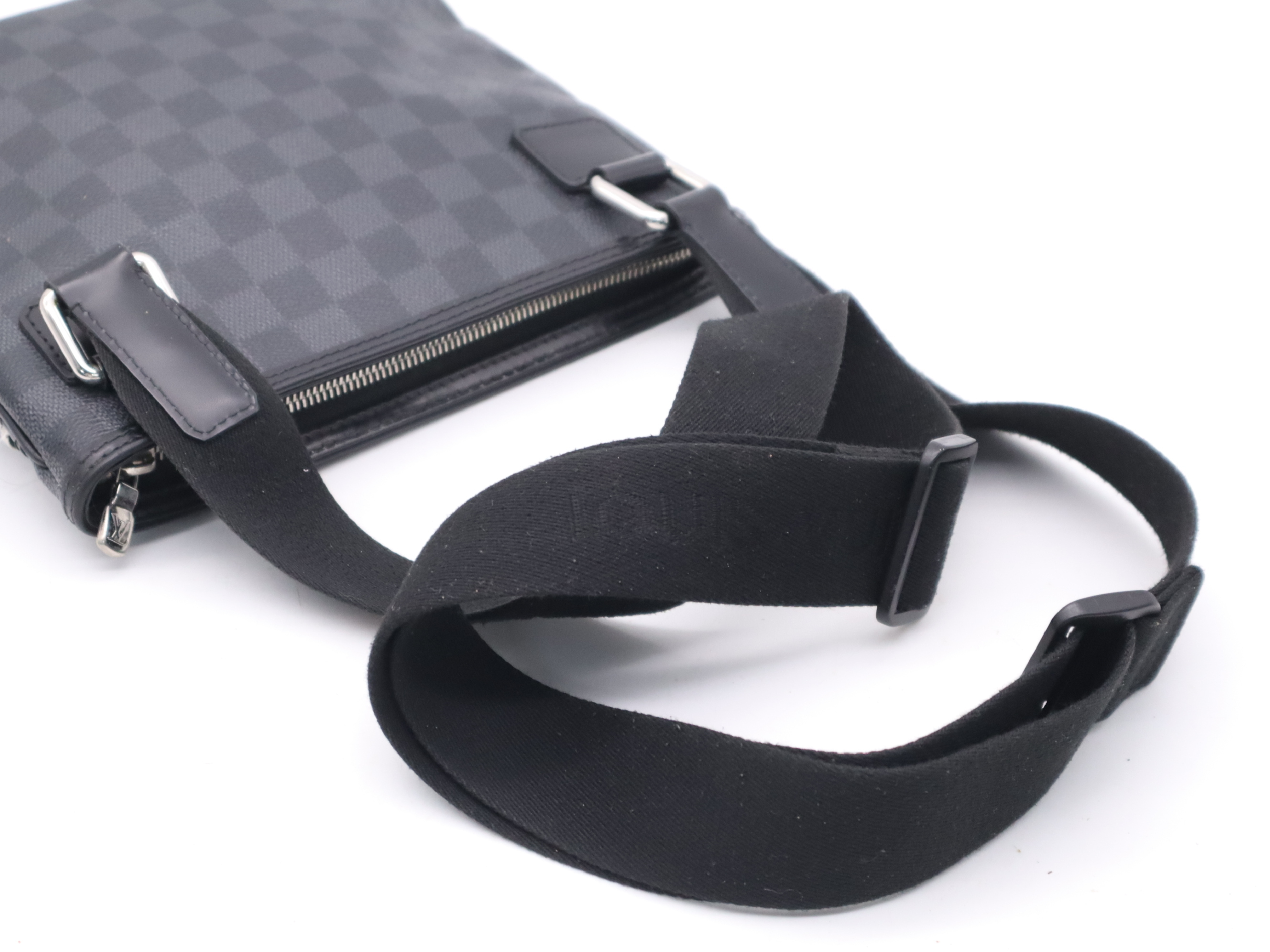 N58028 Graphite Thomas Shoulder Bag — view 6