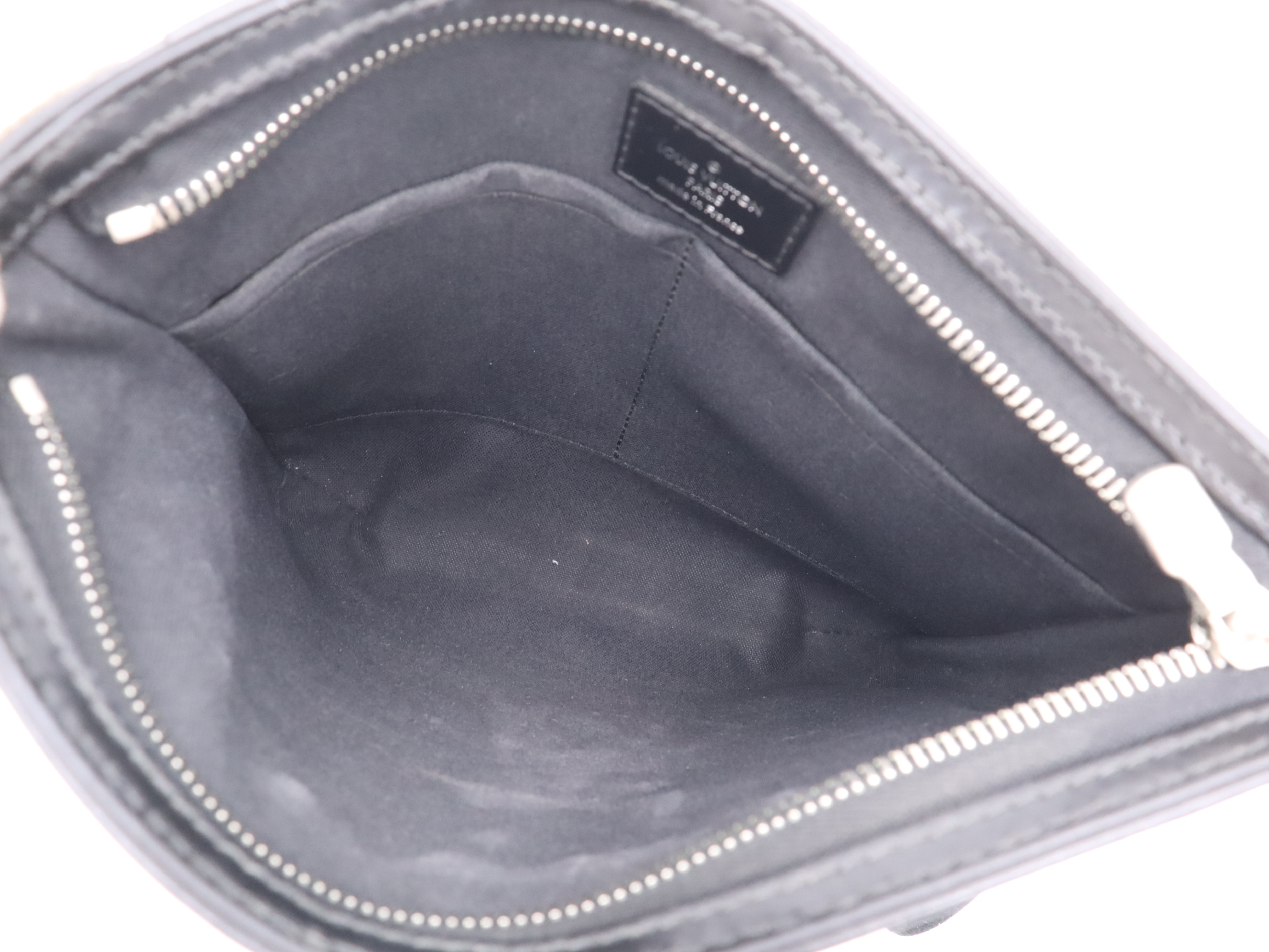 N58028 Graphite Thomas Shoulder Bag — view 10