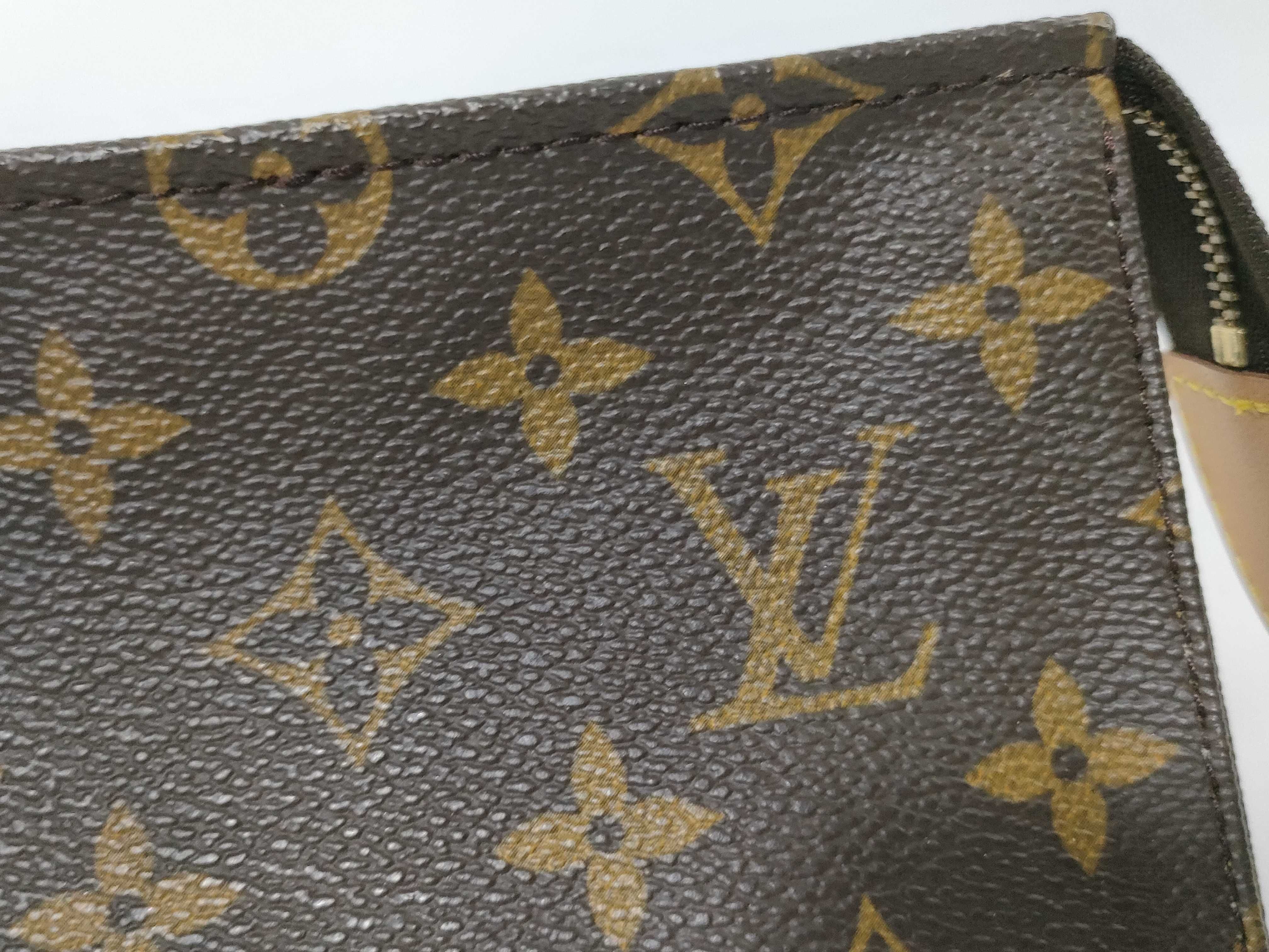 Monogram Pouch, Model Number M47542, Serial Number Unknown, Slight Discoloration/Corner Scuffs. — view 11