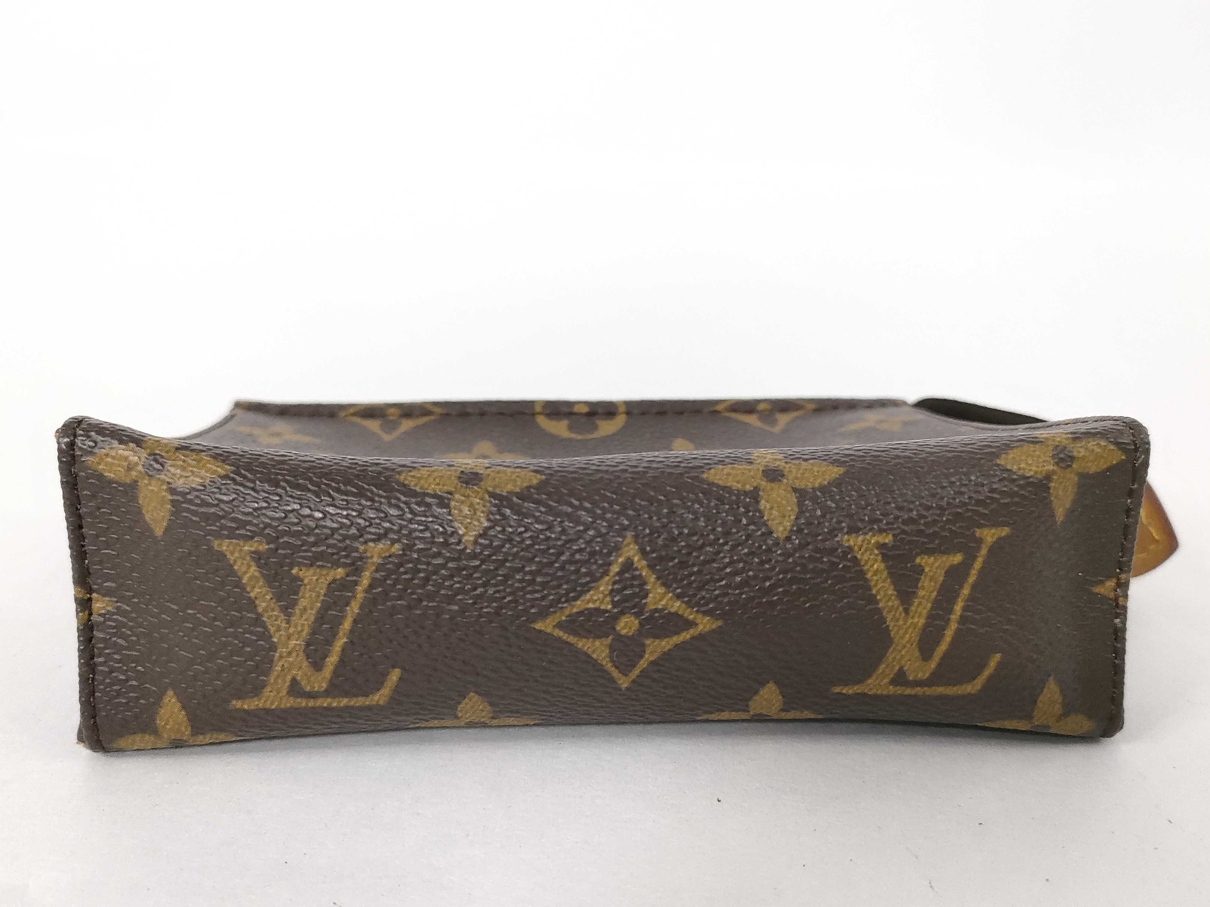 Monogram Pouch, Model Number M47542, Serial Number Unknown, Slight Discoloration/Corner Scuffs. — view 4