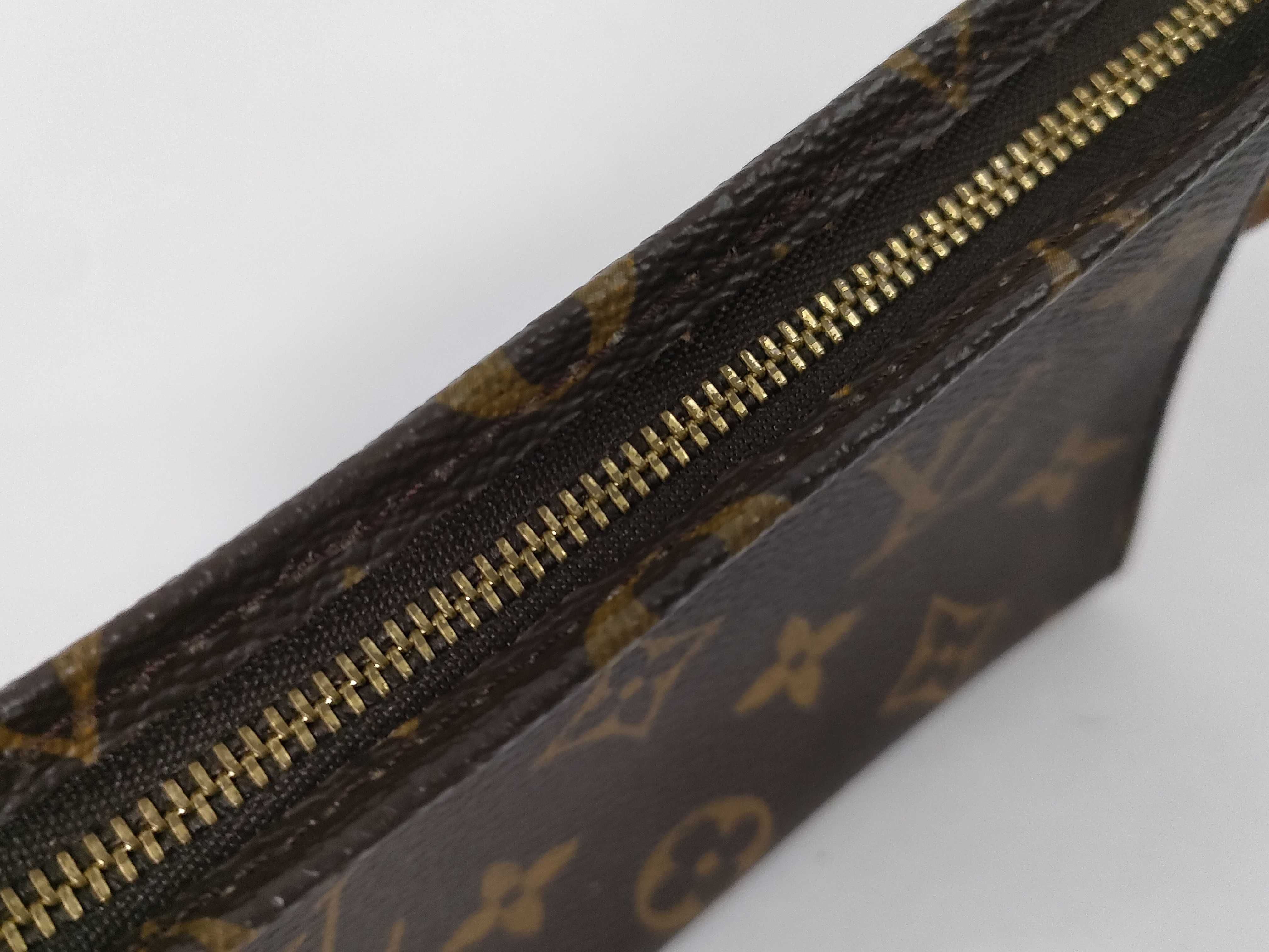 Monogram Pouch, Model Number M47542, Serial Number Unknown, Slight Discoloration/Corner Scuffs. — view 5