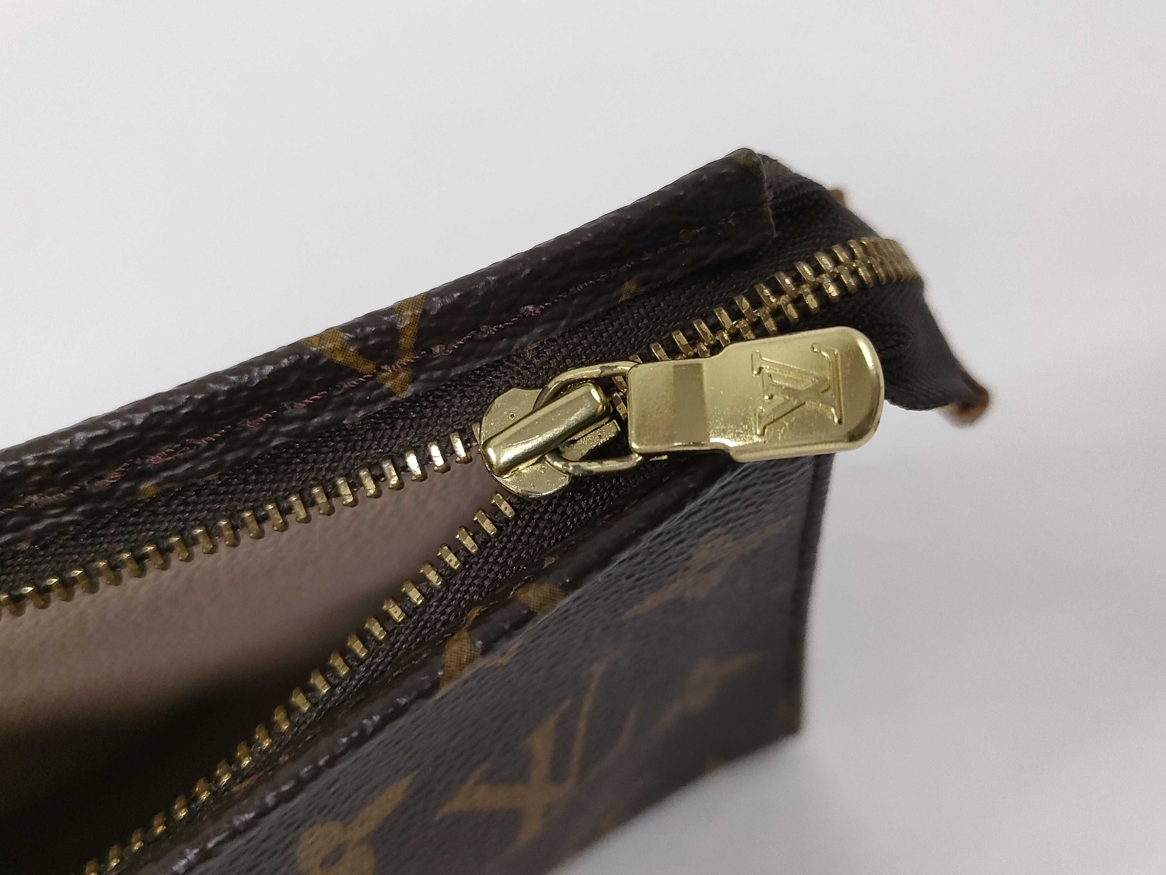 Monogram Pouch, Model Number M47542, Serial Number Unknown, Slight Discoloration/Corner Scuffs. — view 8
