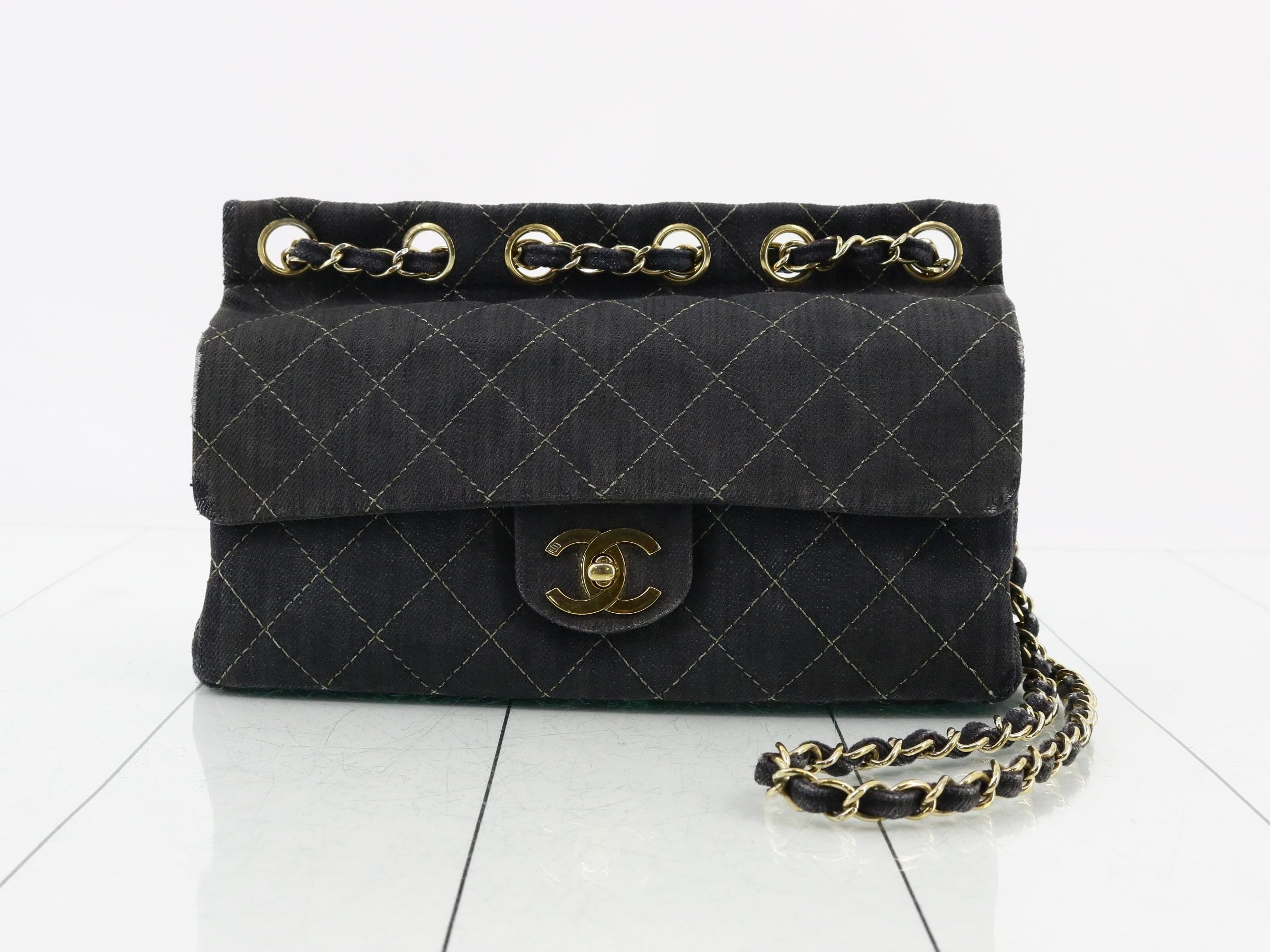 Matelassé denim chain shoulder bag
