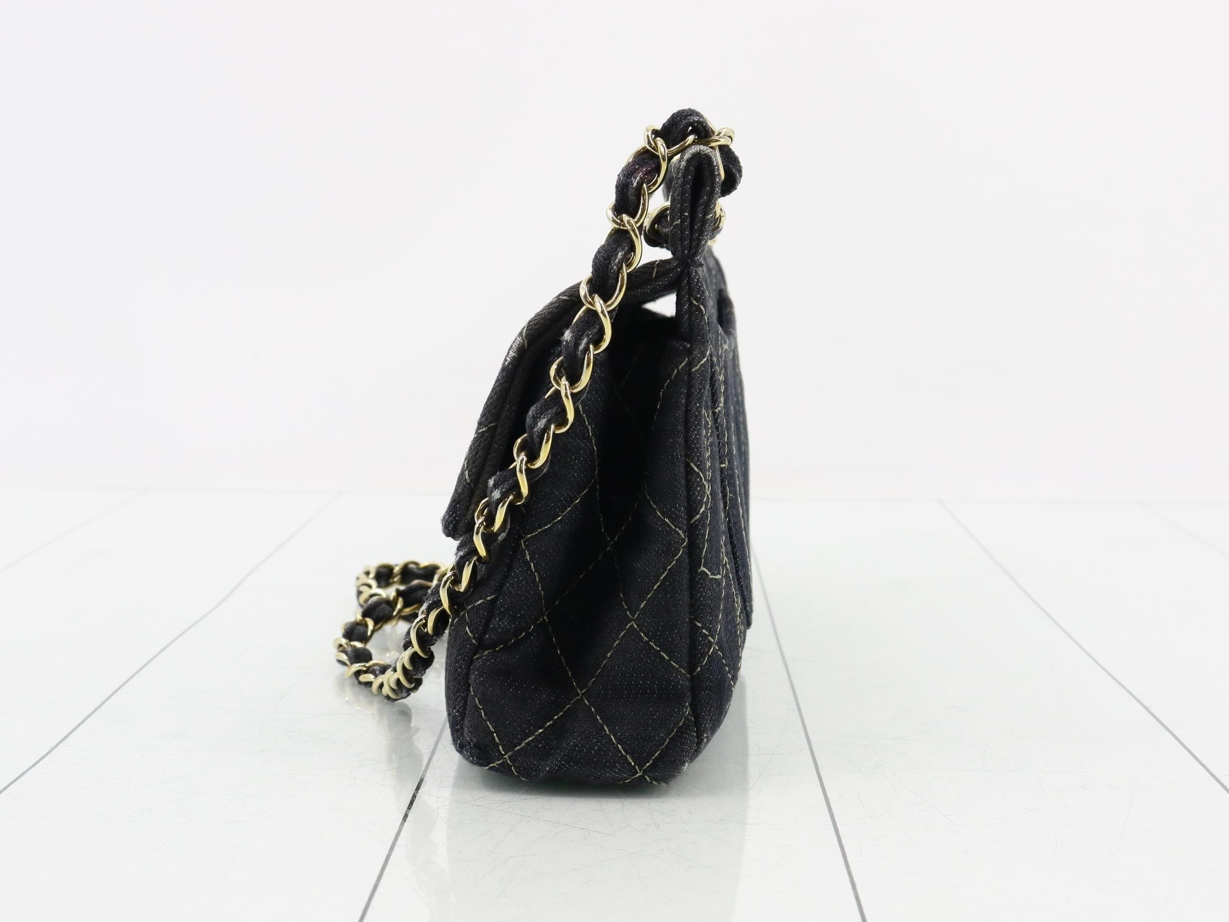 Matelassé denim chain shoulder bag — view 3