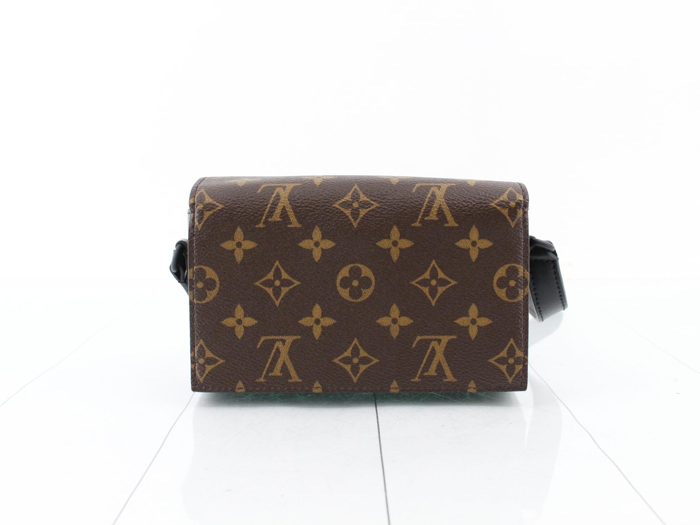 Steamer Wearable Wallet Monogram Macassar M83613 — view 2