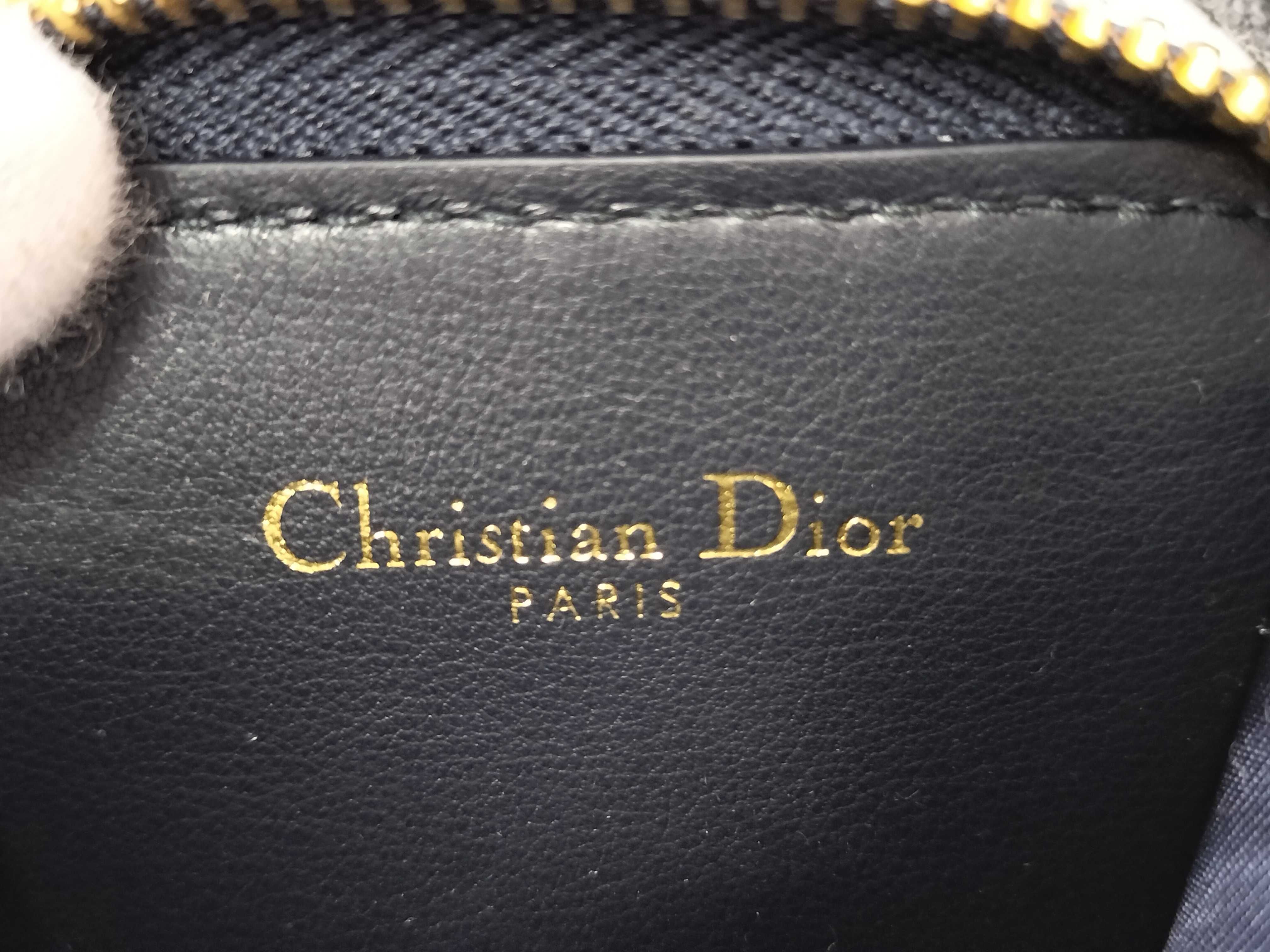 Trotter Dior Montaigne Oblique AirPods Phone Holder. Accessories: Box, dust bag, coin case. — view 13