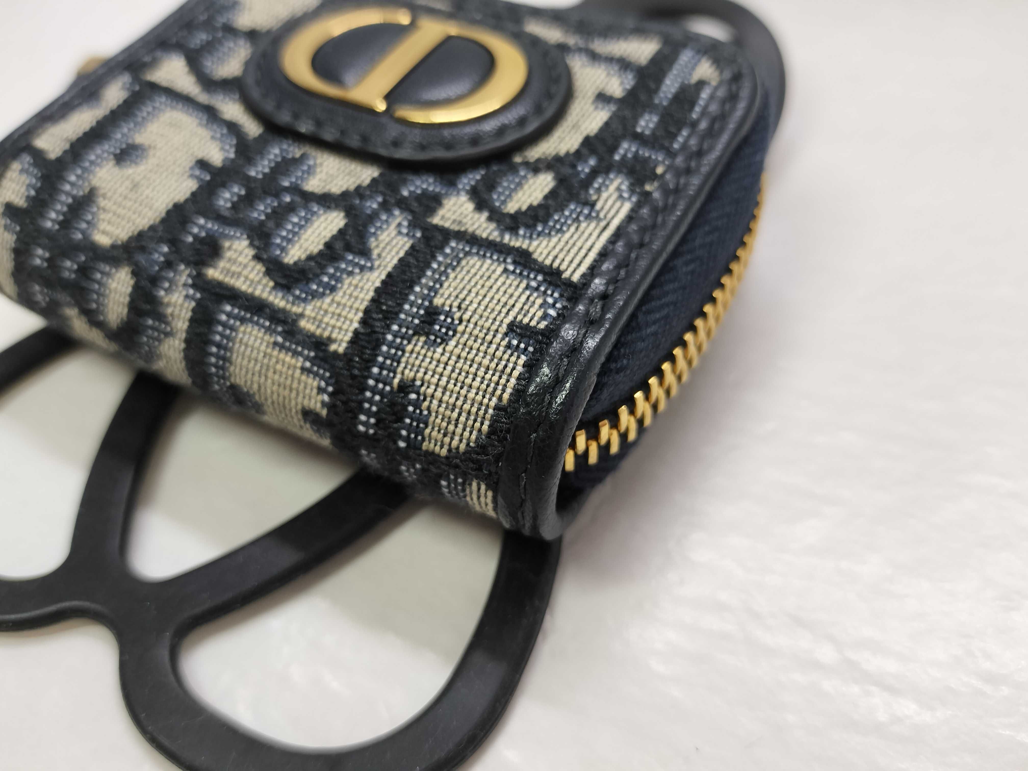 Trotter Dior Montaigne Oblique AirPods Phone Holder. Accessories: Box, dust bag, coin case. — view 7