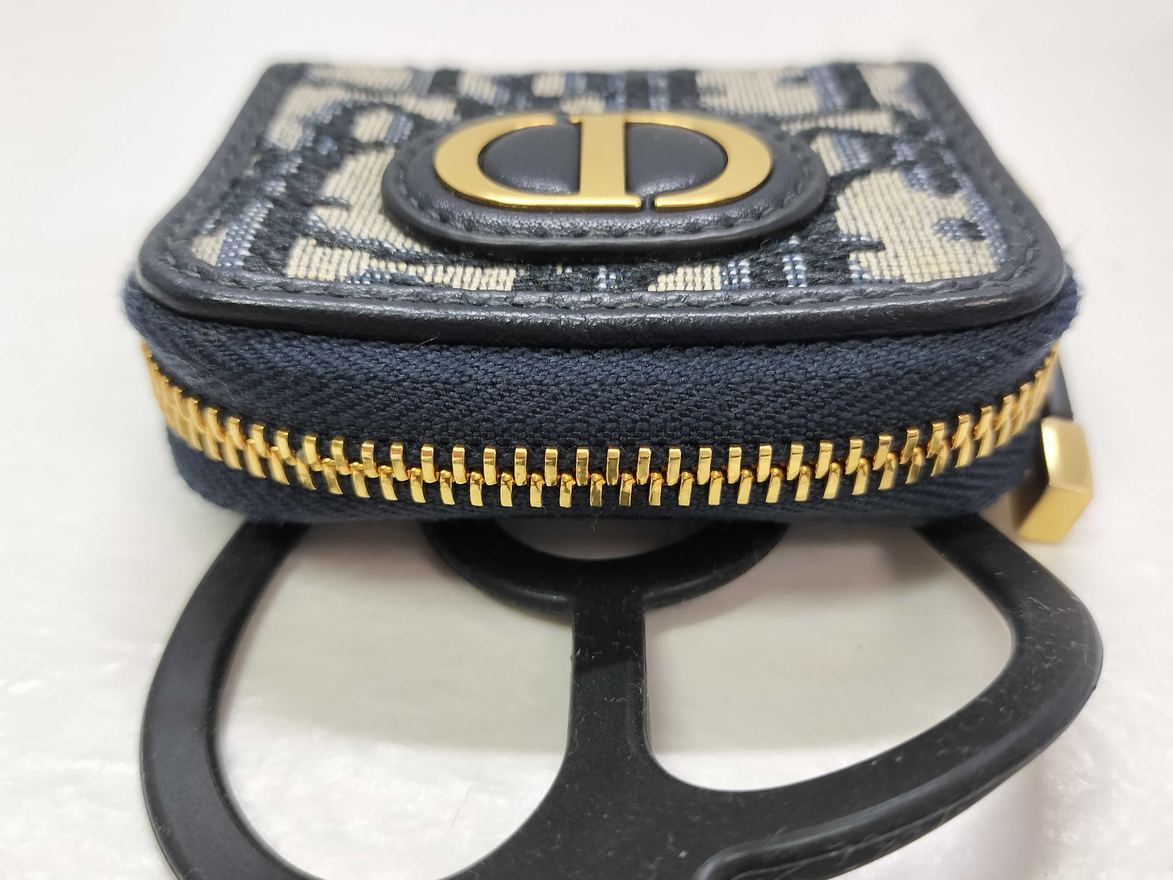 Trotter Dior Montaigne Oblique AirPods Phone Holder. Accessories: Box, dust bag, coin case. — view 9
