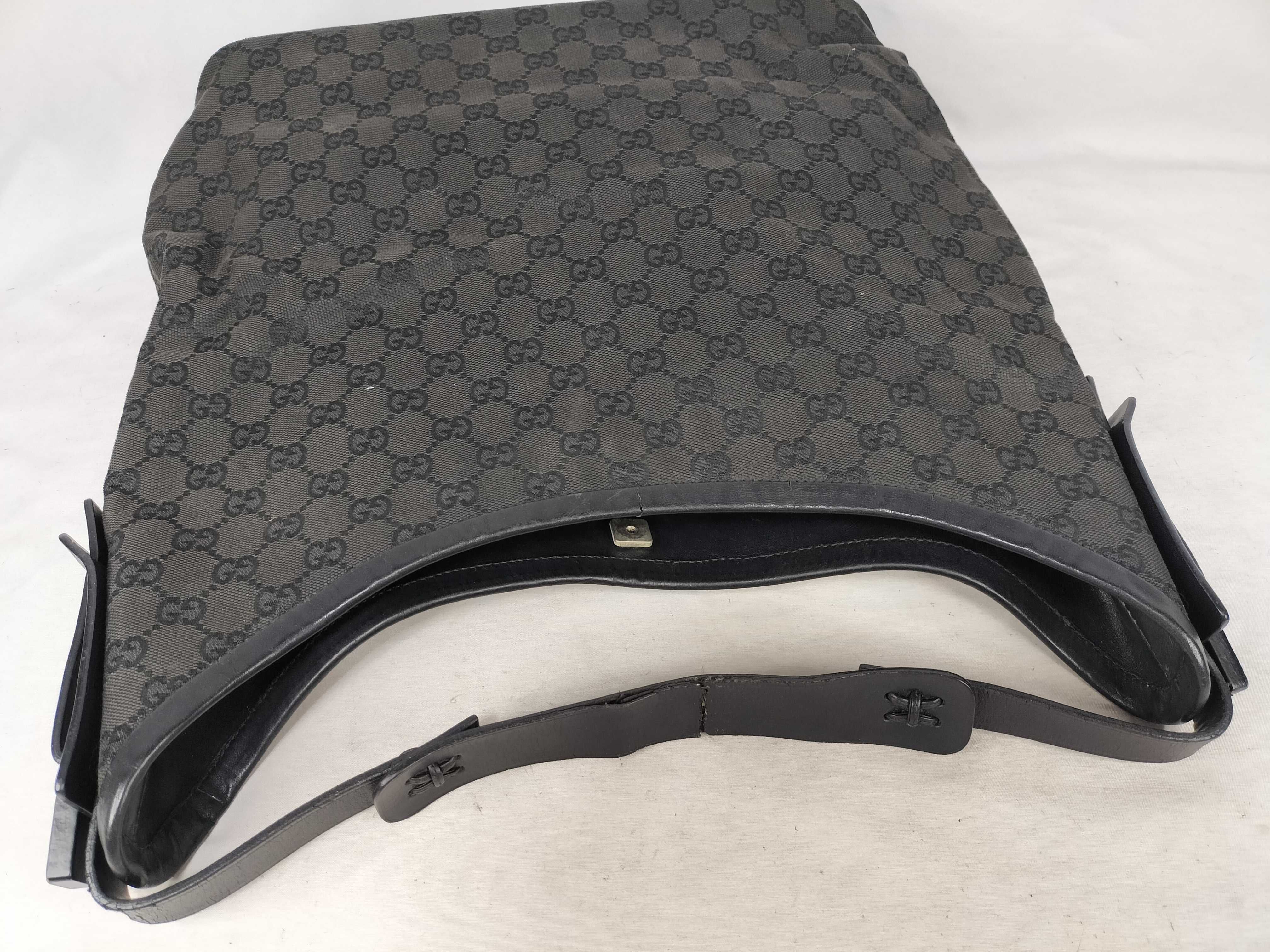 GG Canvas Gucci Supreme Canvas Handbag Shoulder Bag — view 3