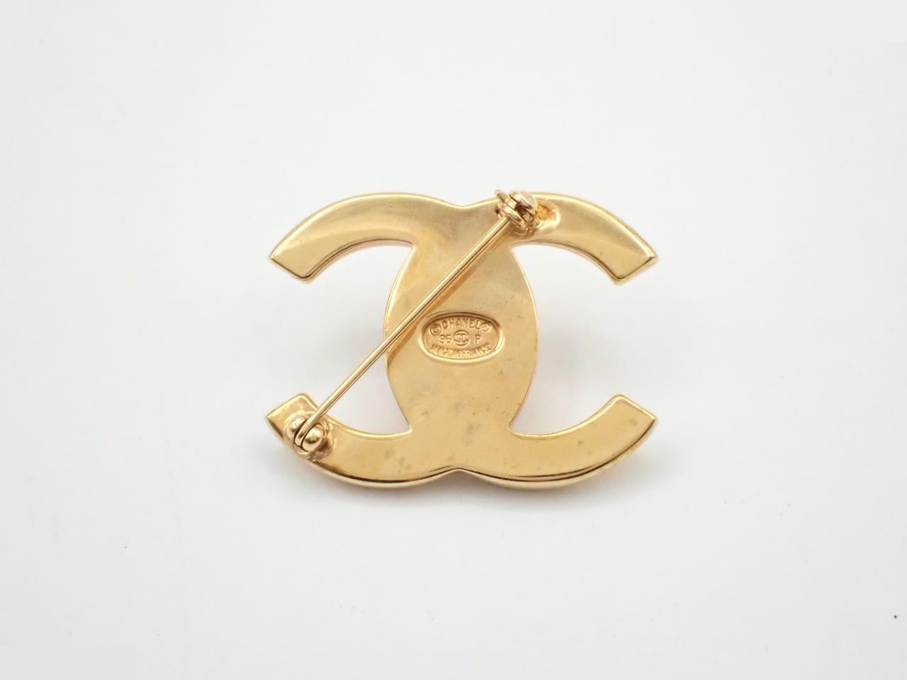 Brooch 96P — view 2