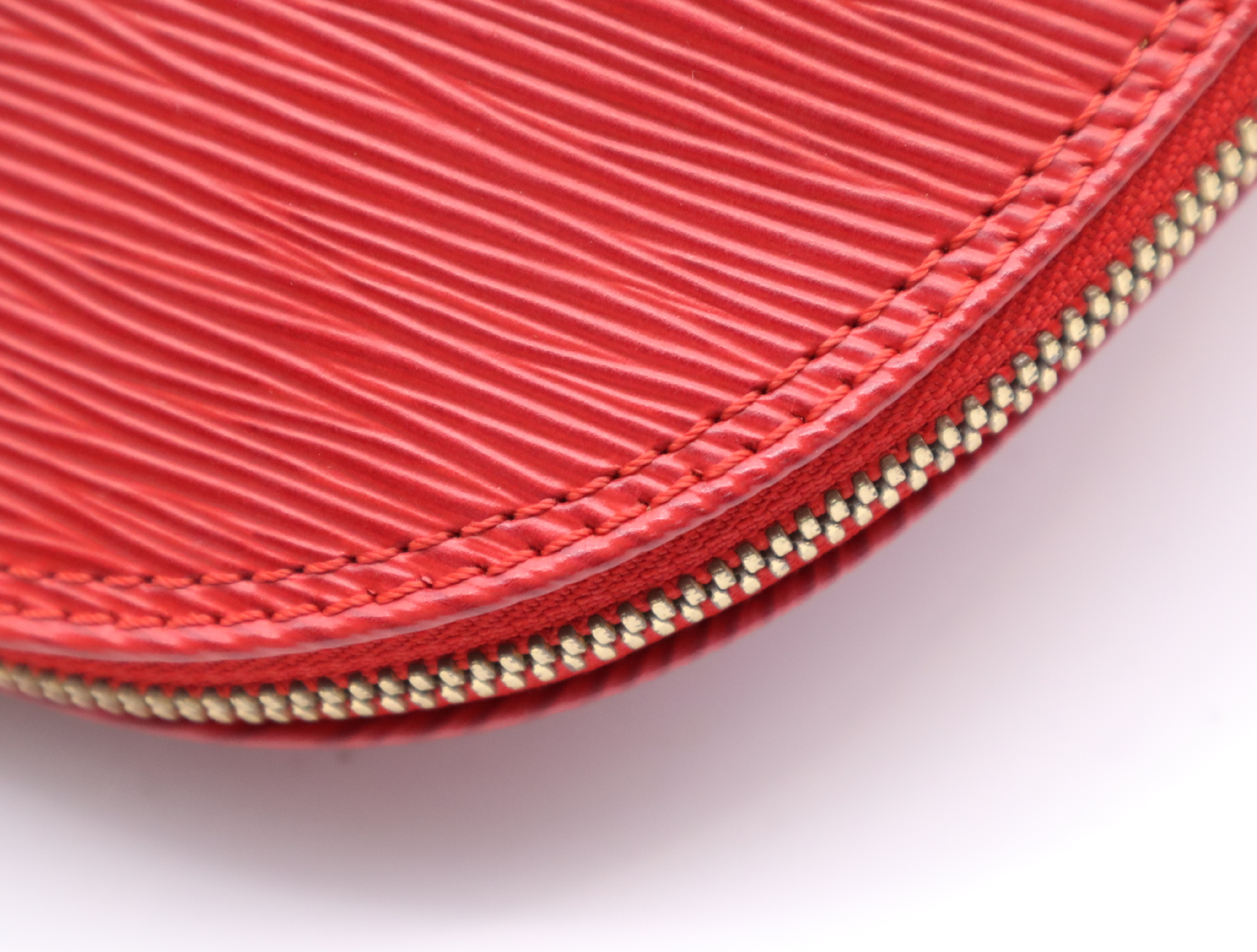 M52147 Epi Arma Castilian Red Handbag — view 11
