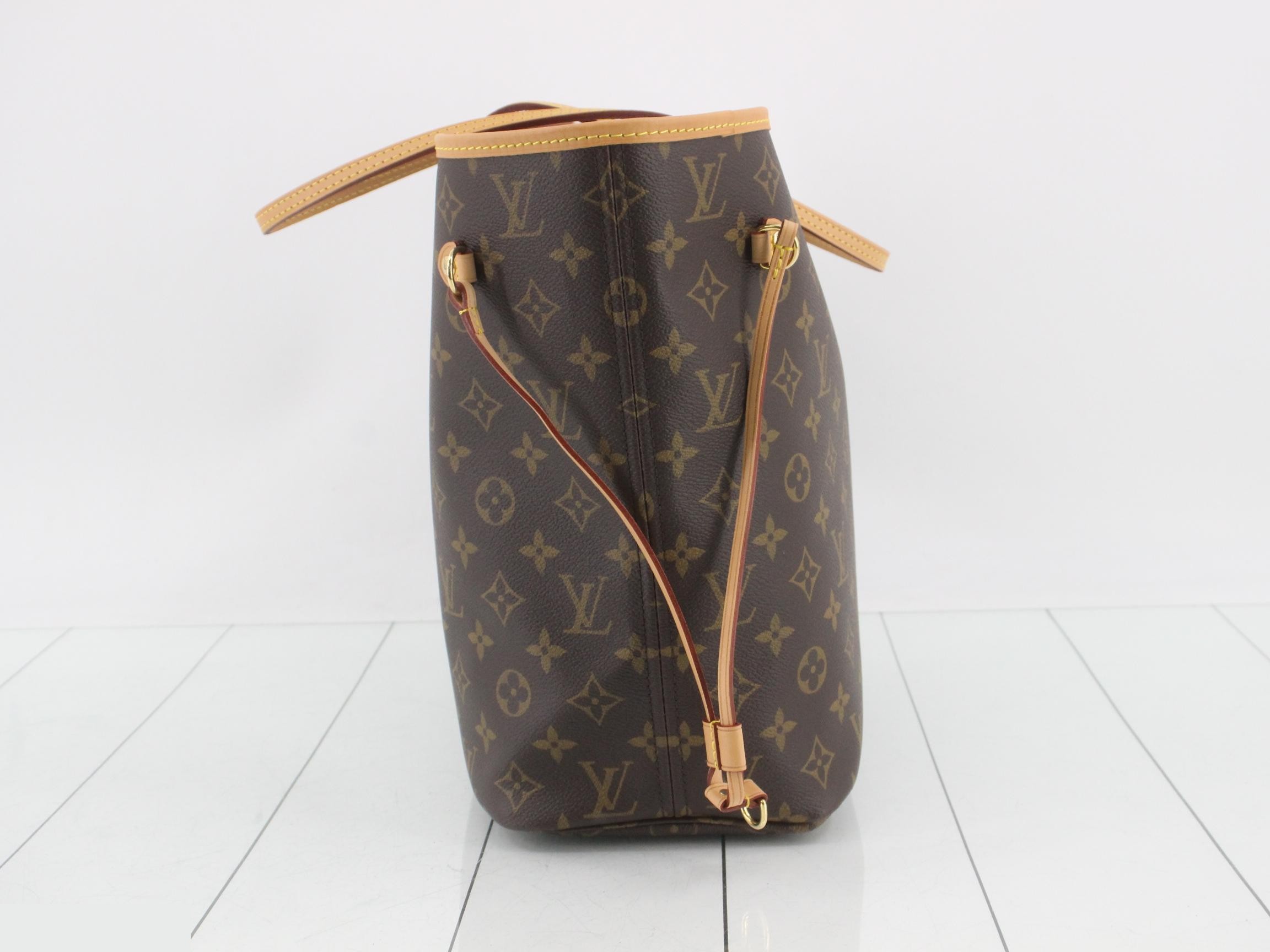 M46987 Neverfull MM Cerise with pouch, unused. — view 4
