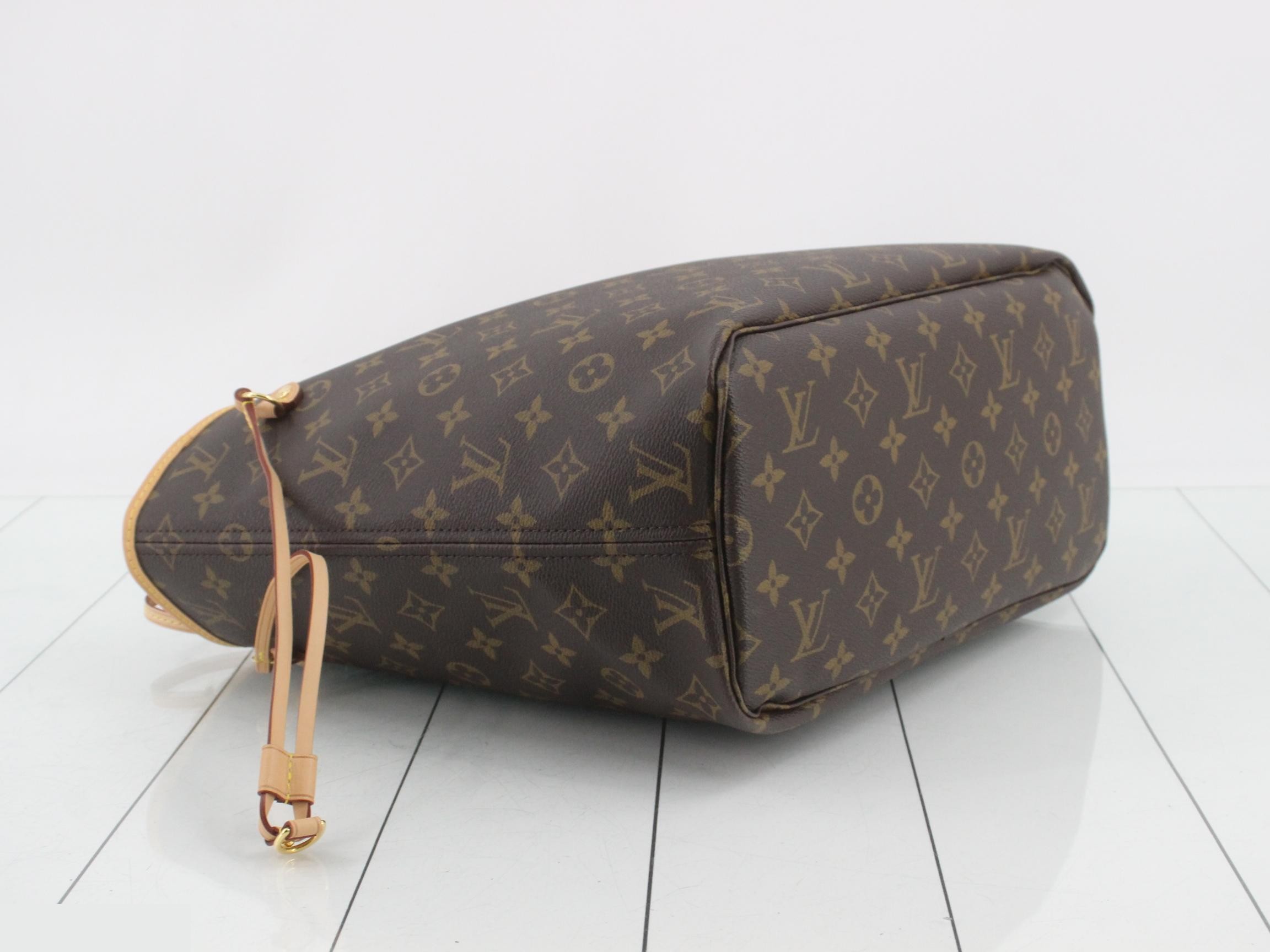 M46987 Neverfull MM Cerise with pouch, unused. — view 5