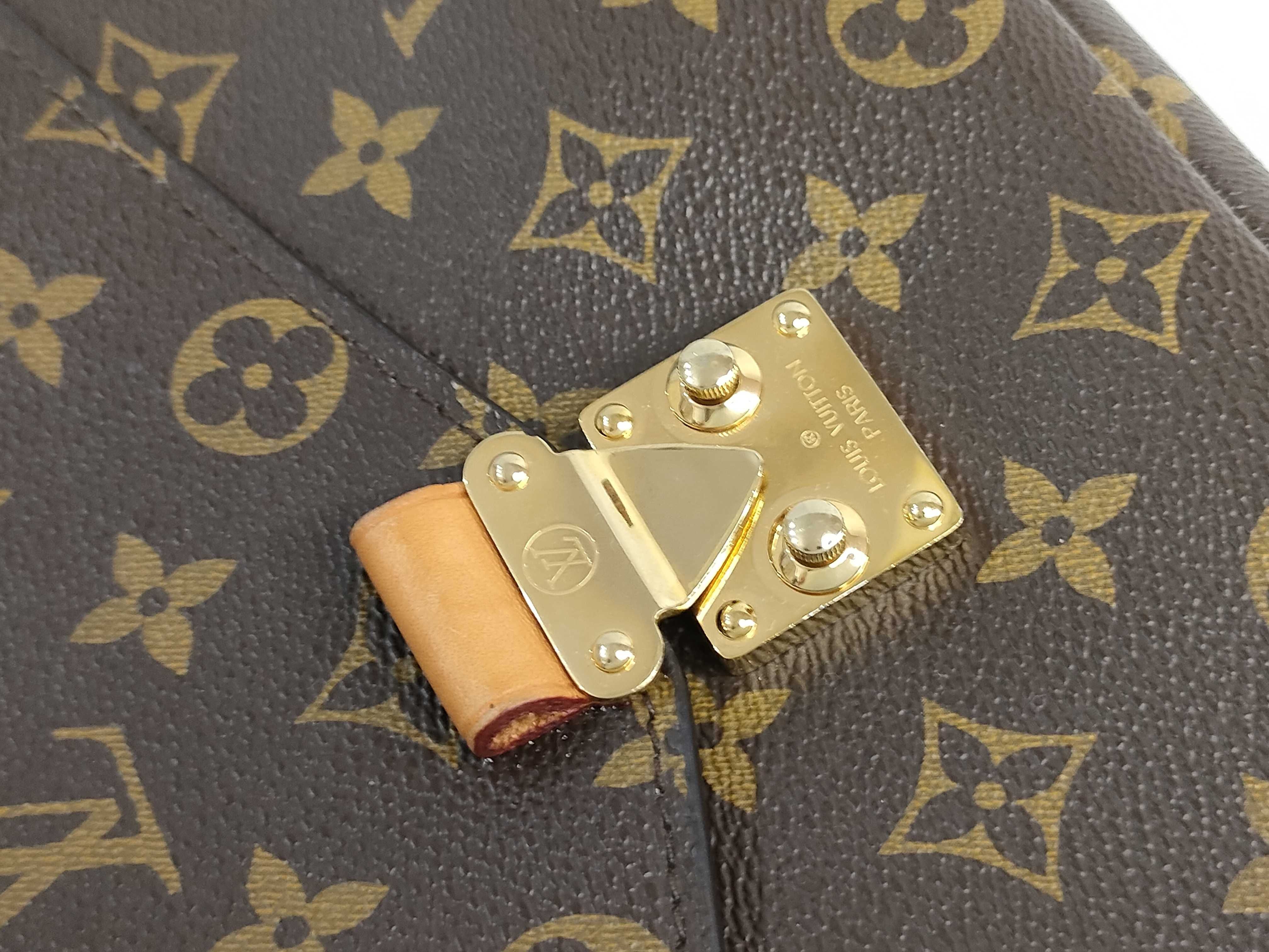 Monogram Louis Vuitton Monogram Pochette Metis 2-Way Bag Handbag — view 15
