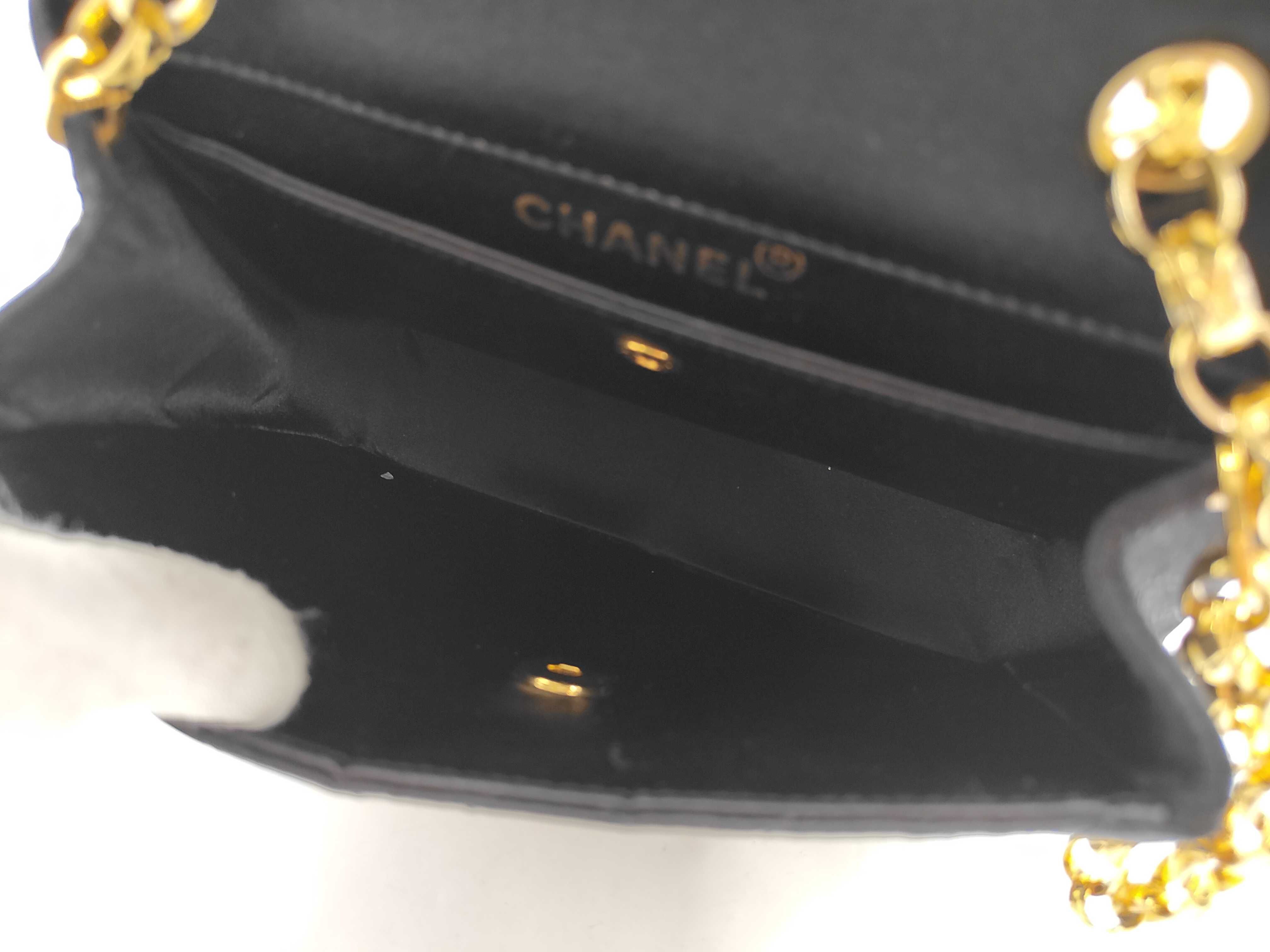 Matelassé Turnlock Chain Shoulder Bag — view 11