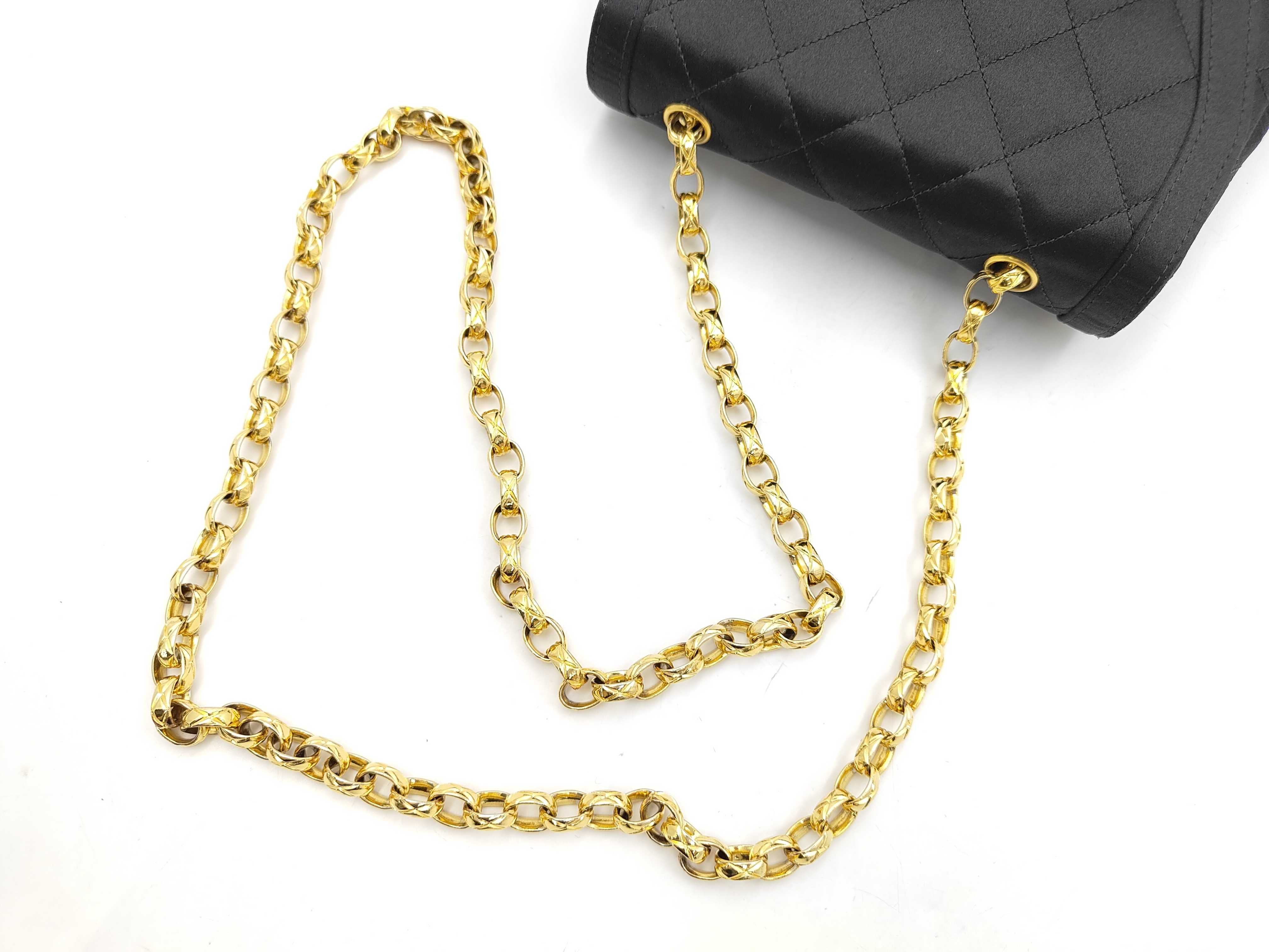 Matelassé Turnlock Chain Shoulder Bag — view 3