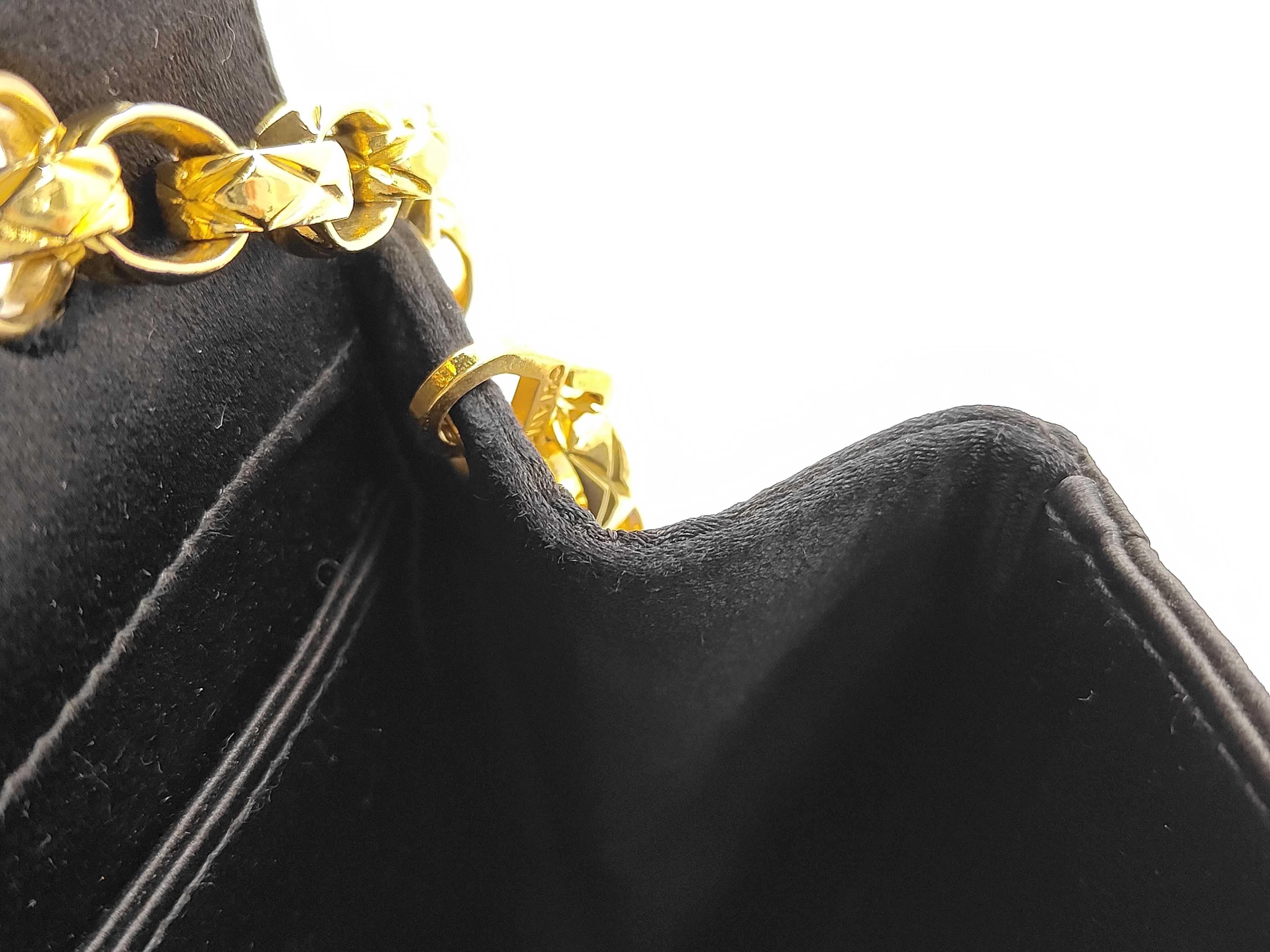Matelassé Turnlock Chain Shoulder Bag — view 10