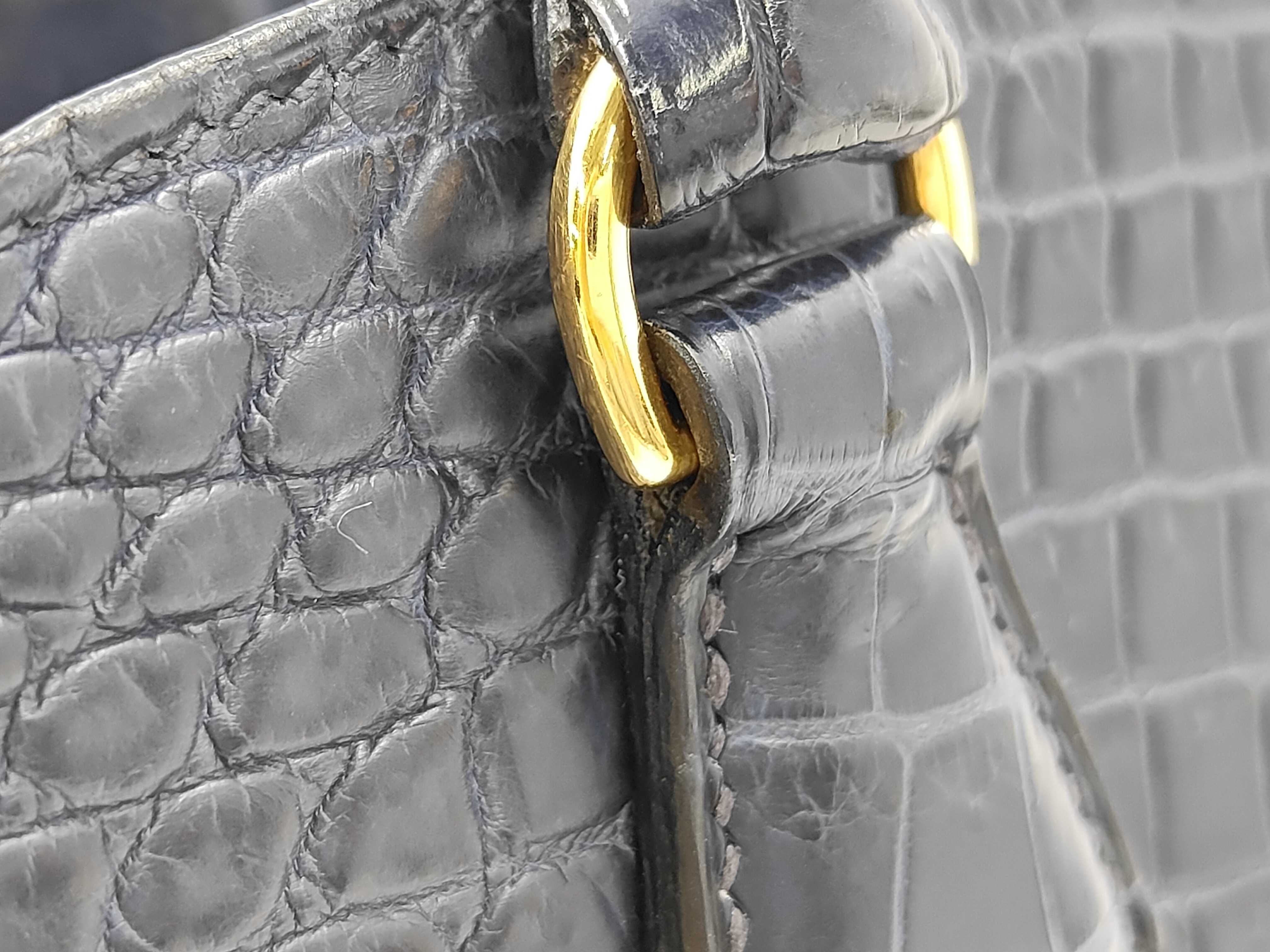 LA Tote Niloticus Navy Blue Gold Hardware F Handbag — view 3