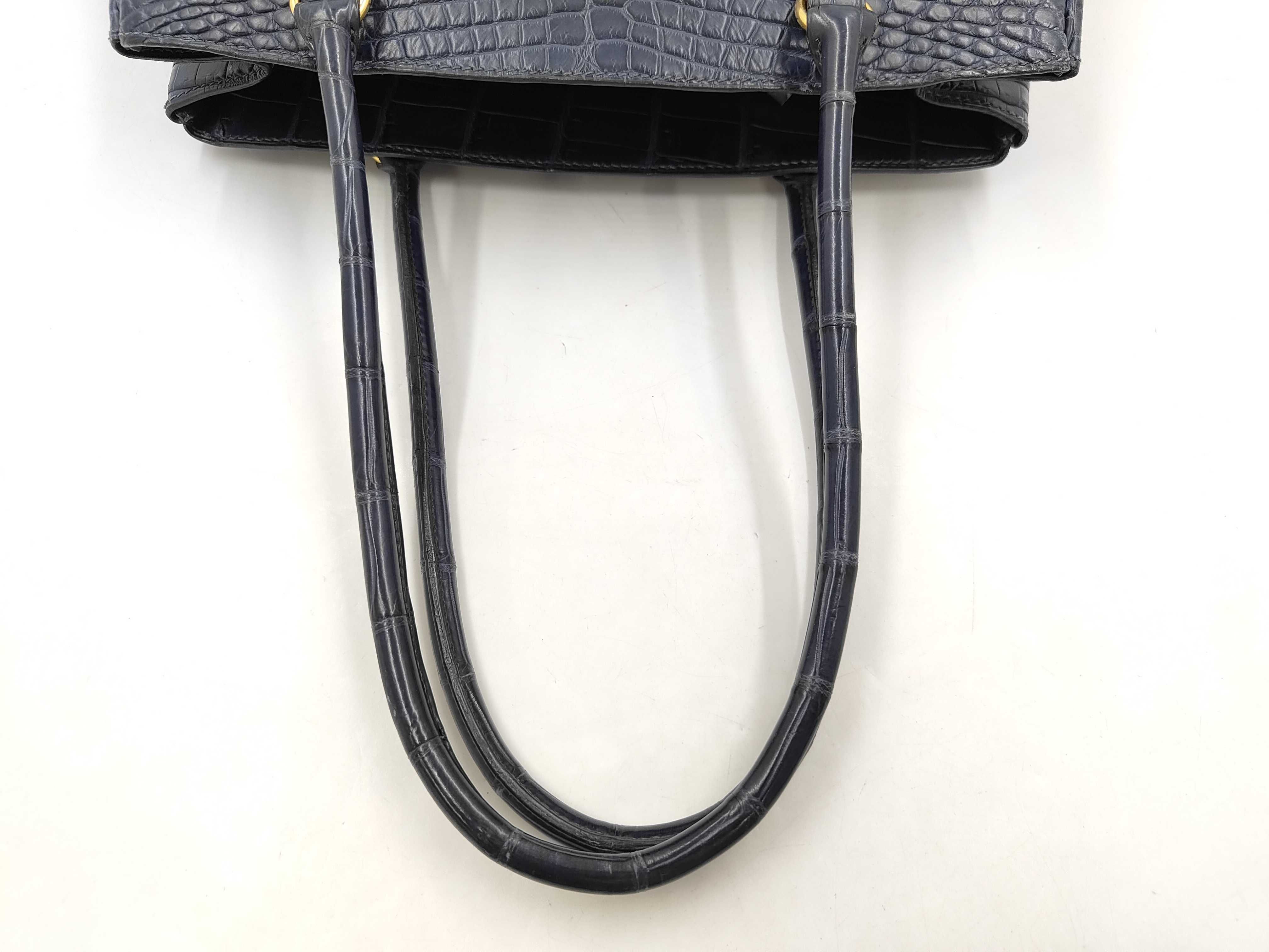 LA Tote Niloticus Navy Blue Gold Hardware F Handbag — view 6