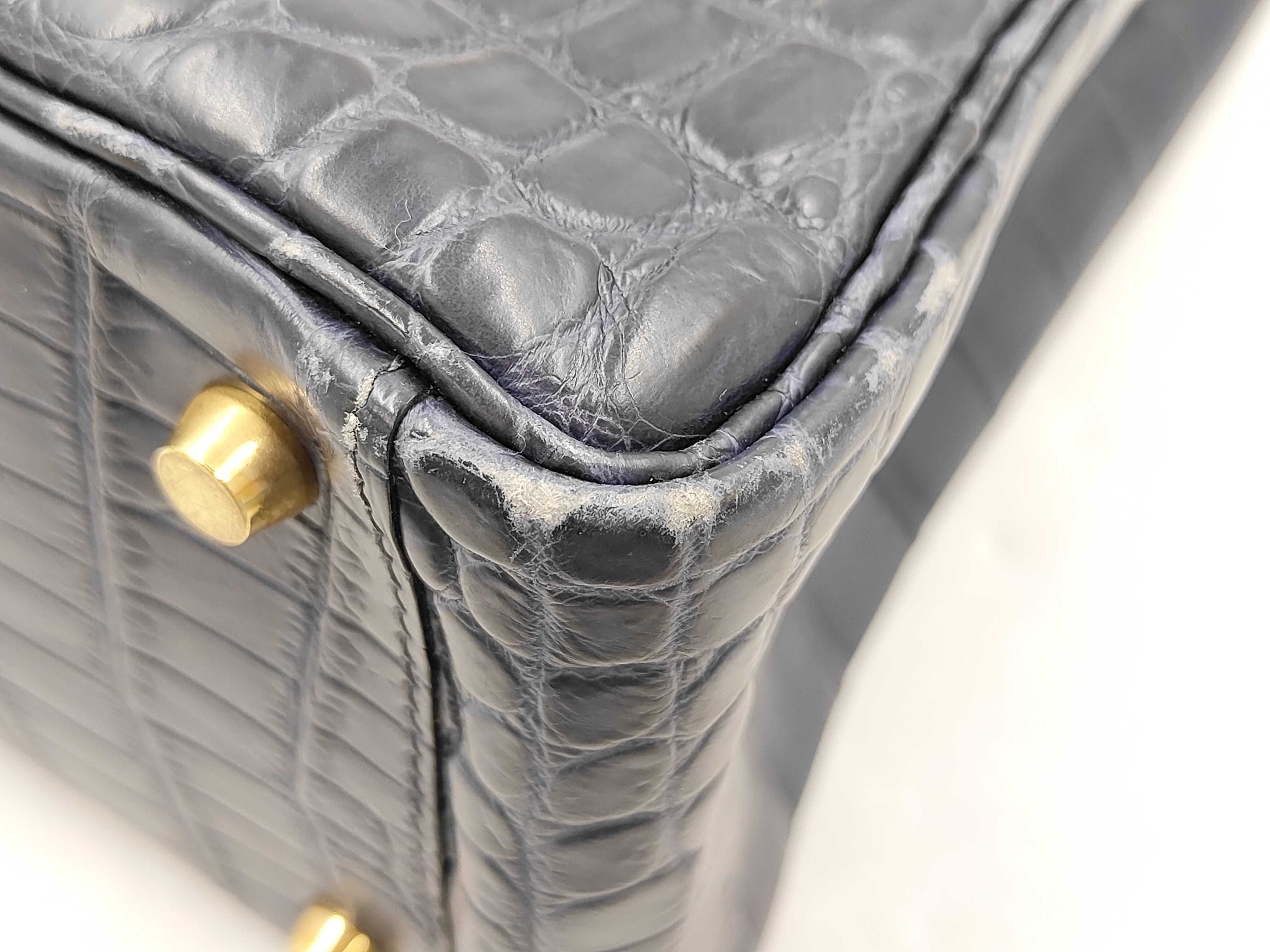 LA Tote Niloticus Navy Blue Gold Hardware F Handbag — view 7