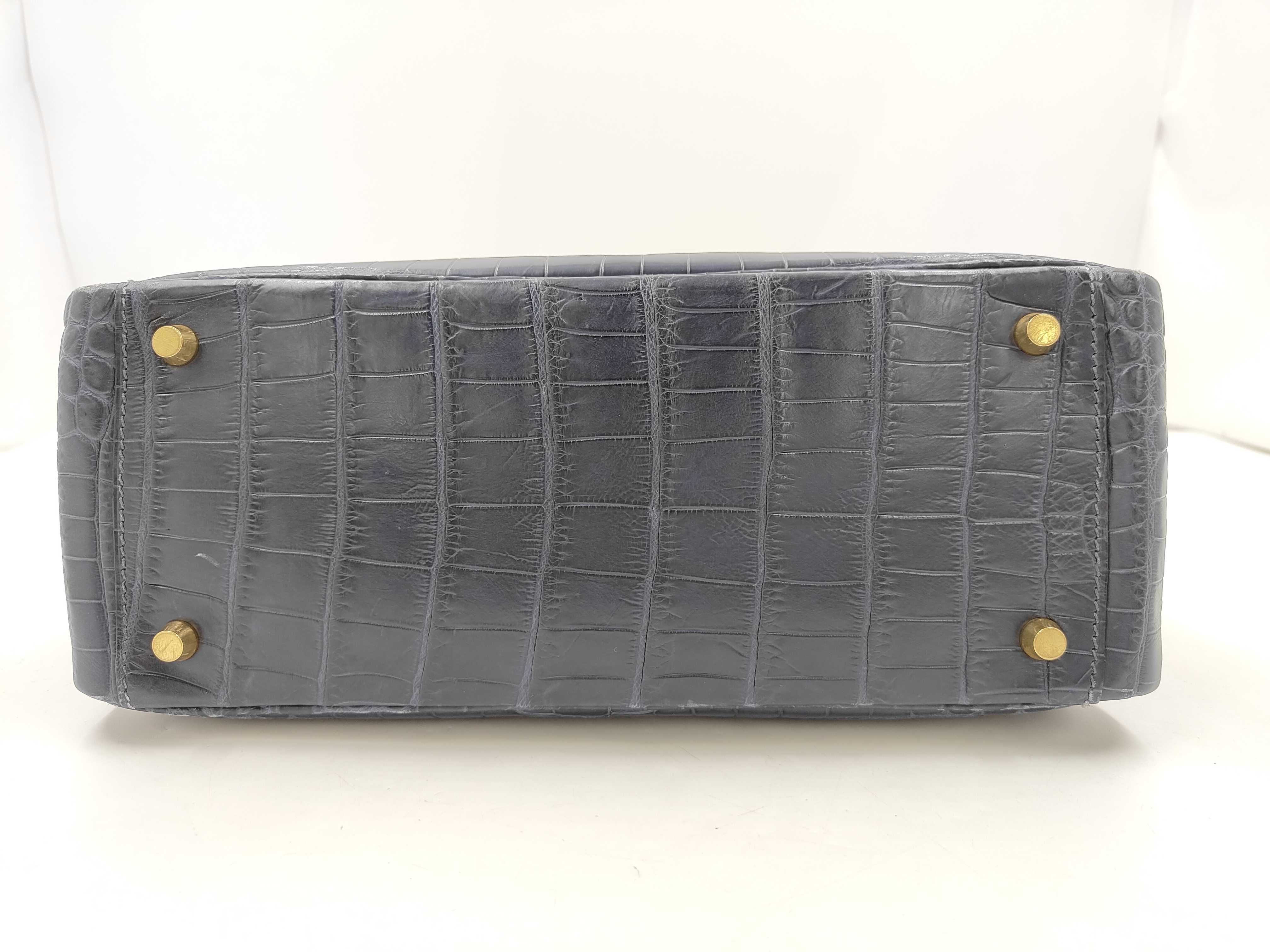 LA Tote Niloticus Navy Blue Gold Hardware F Handbag — view 8
