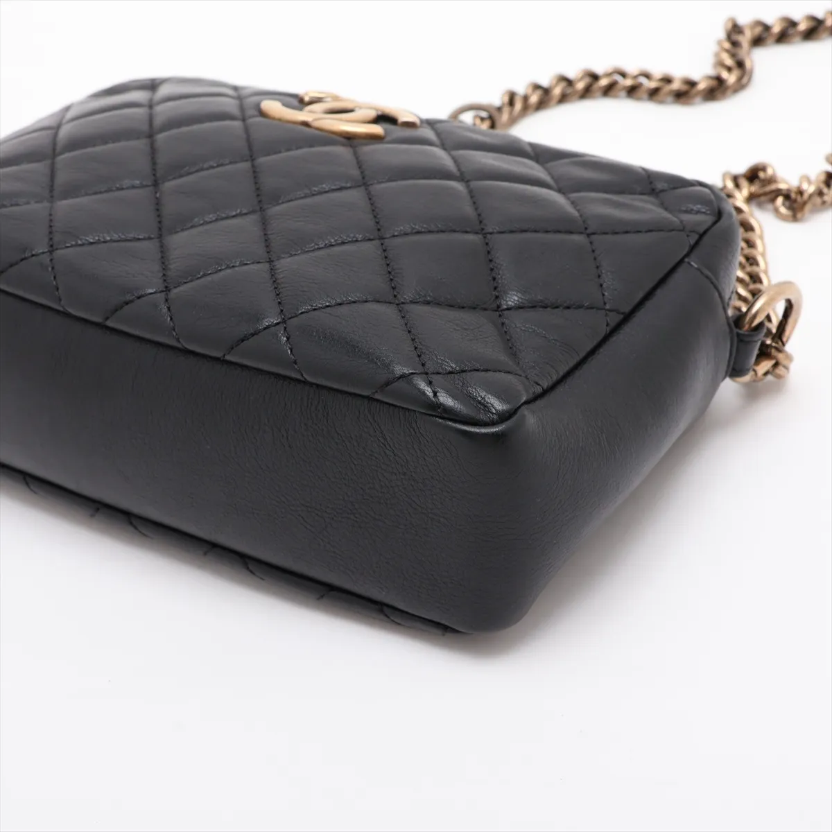 Matelassé Lambskin Chain Shoulder Bag, Black with Gold Hardware, Item Number 17333497 (Serial Number 17) — view 3