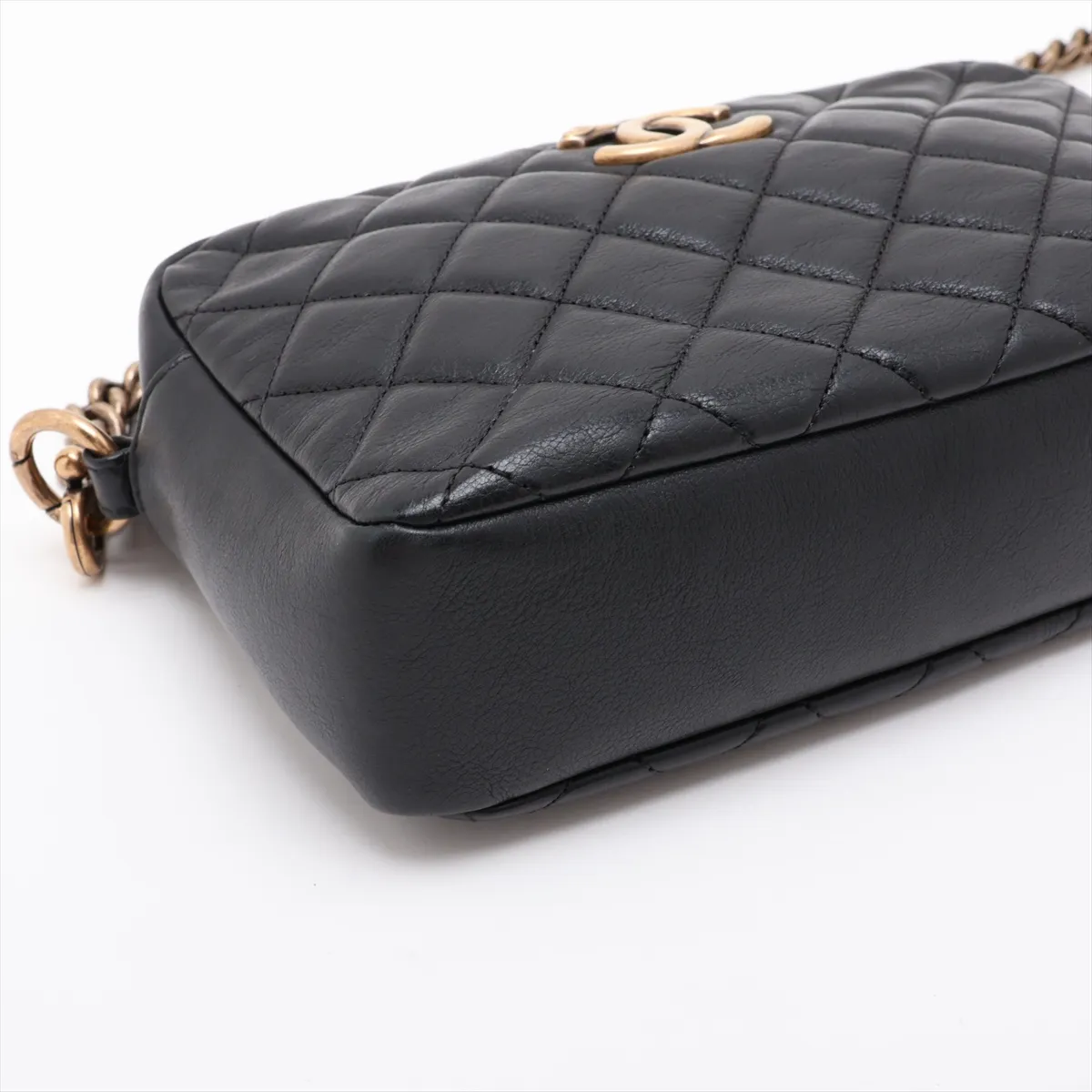 Matelassé Lambskin Chain Shoulder Bag, Black with Gold Hardware, Item Number 17333497 (Serial Number 17) — view 4