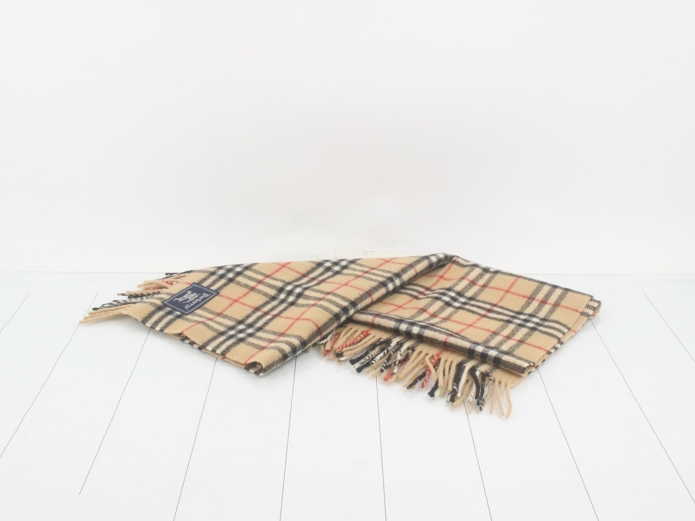 Nova Check lap blanket/shawl, beige — view 3