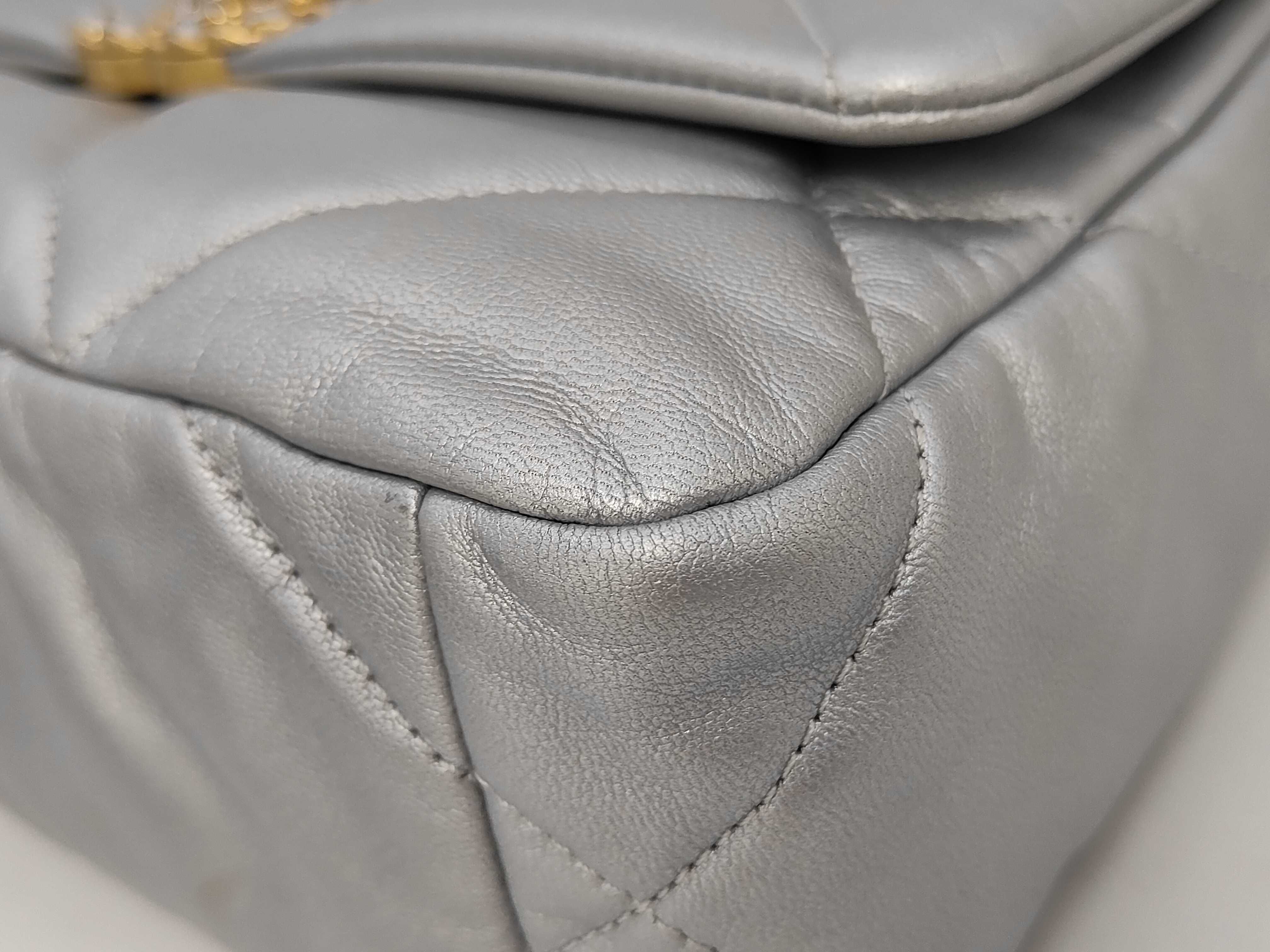 19 Bag Silver Quilted Calfskin Gold Hardware No. 30 Card Included Bag — view 3