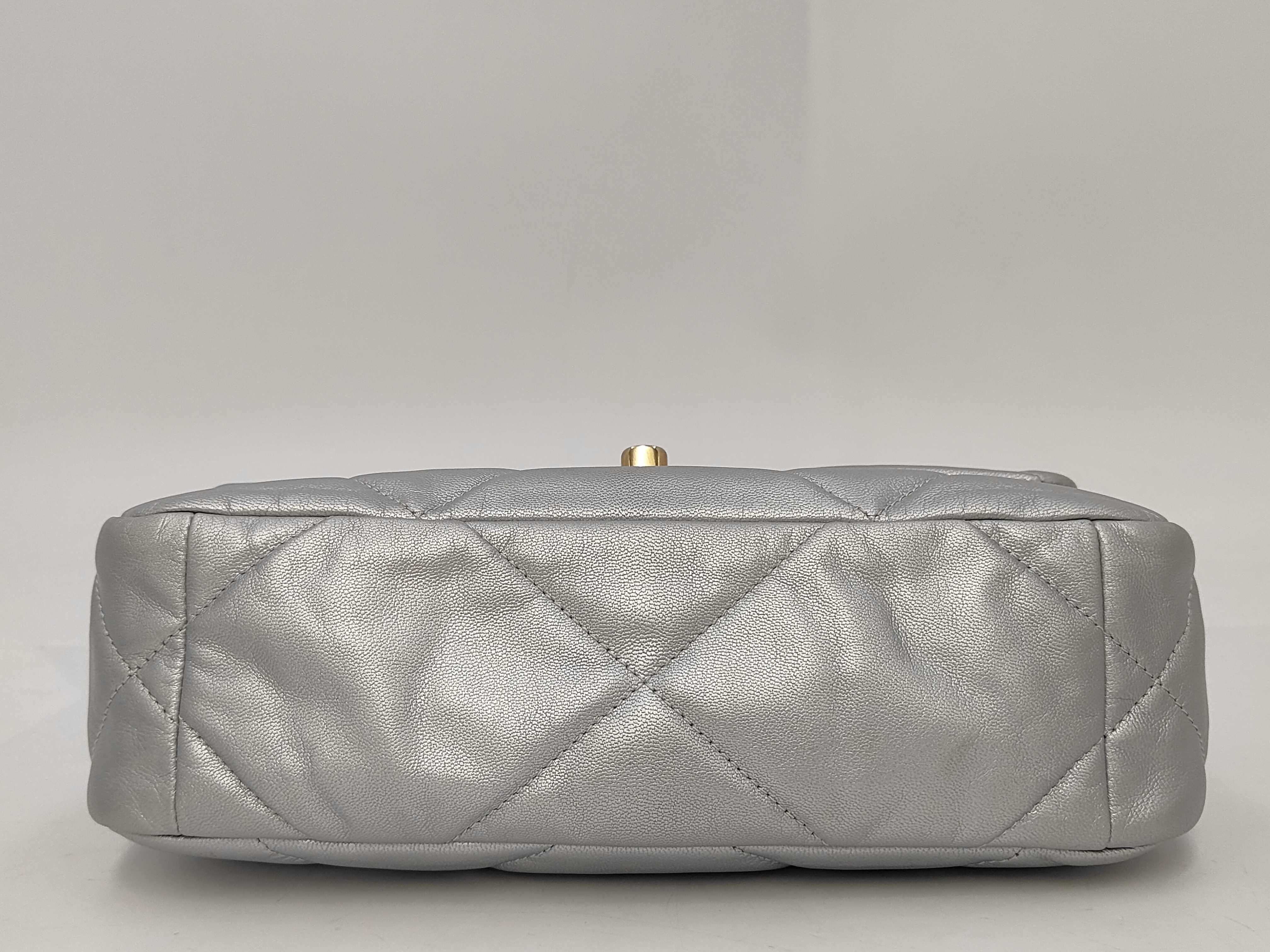 19 Bag Silver Quilted Calfskin Gold Hardware No. 30 Card Included Bag — view 4