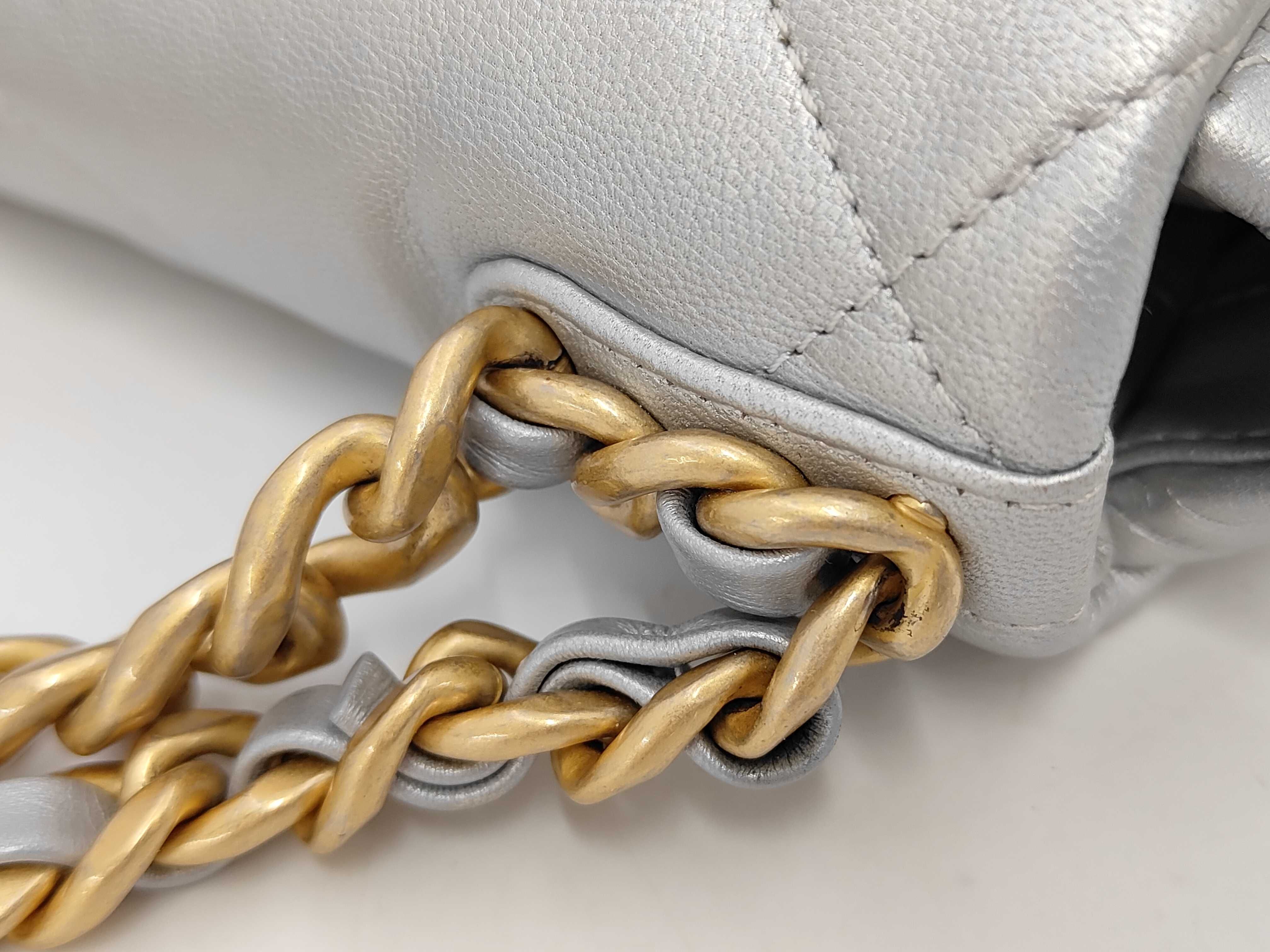 19 Bag Silver Quilted Calfskin Gold Hardware No. 30 Card Included Bag — view 7