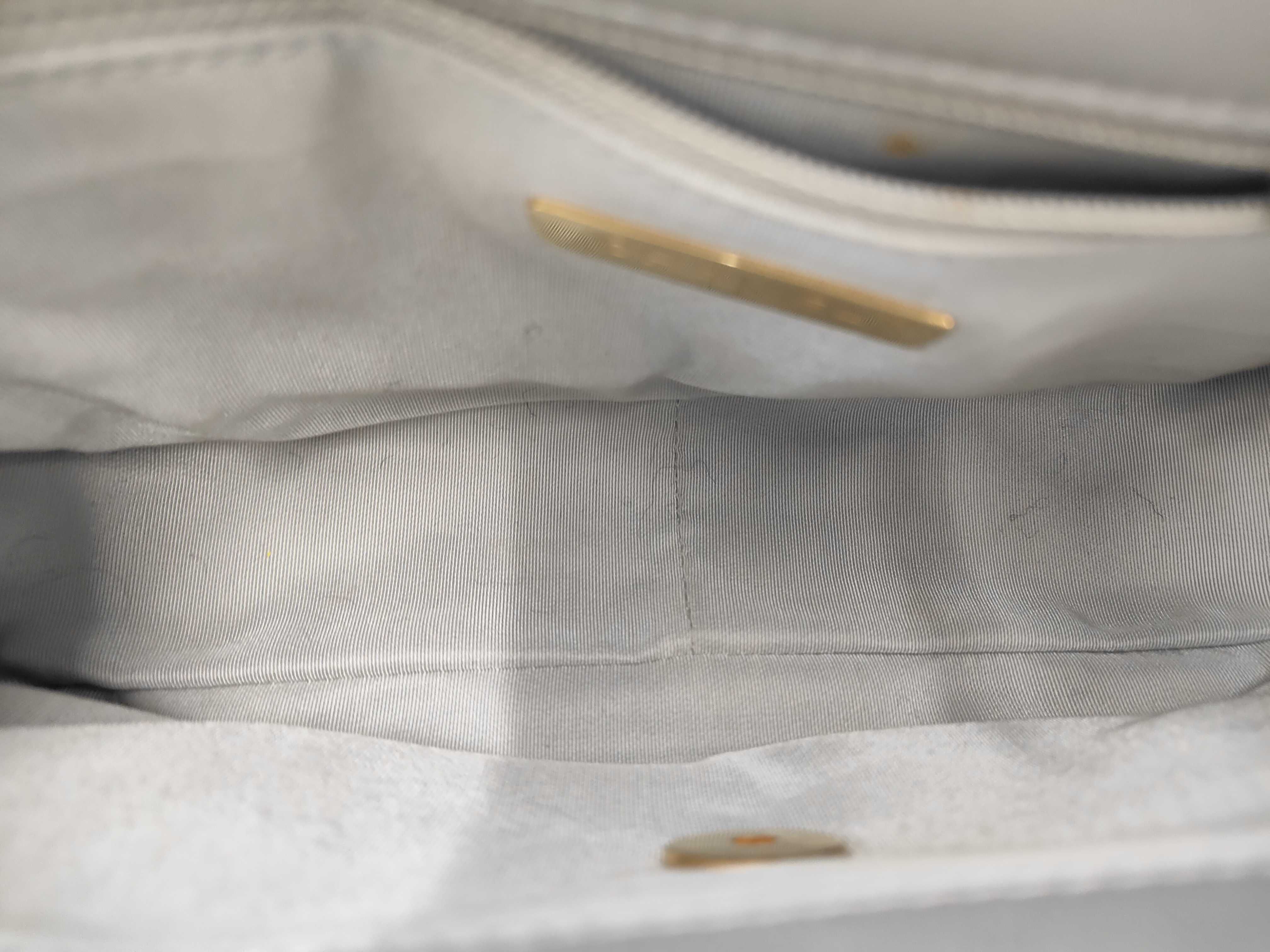 19 Bag Silver Quilted Calfskin Gold Hardware No. 30 Card Included Bag — view 8