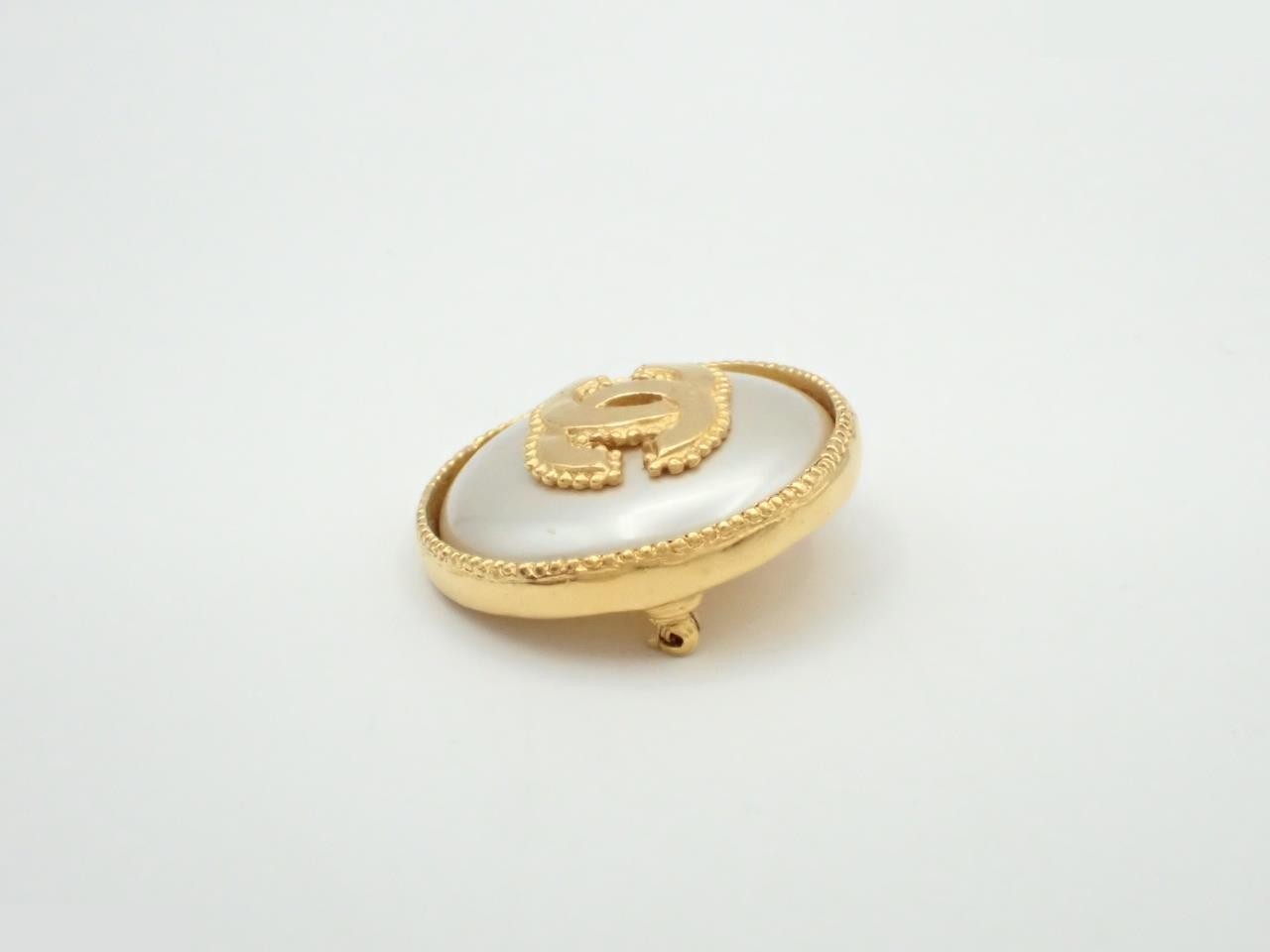 Coco Mark Pearl Brooch — view 3