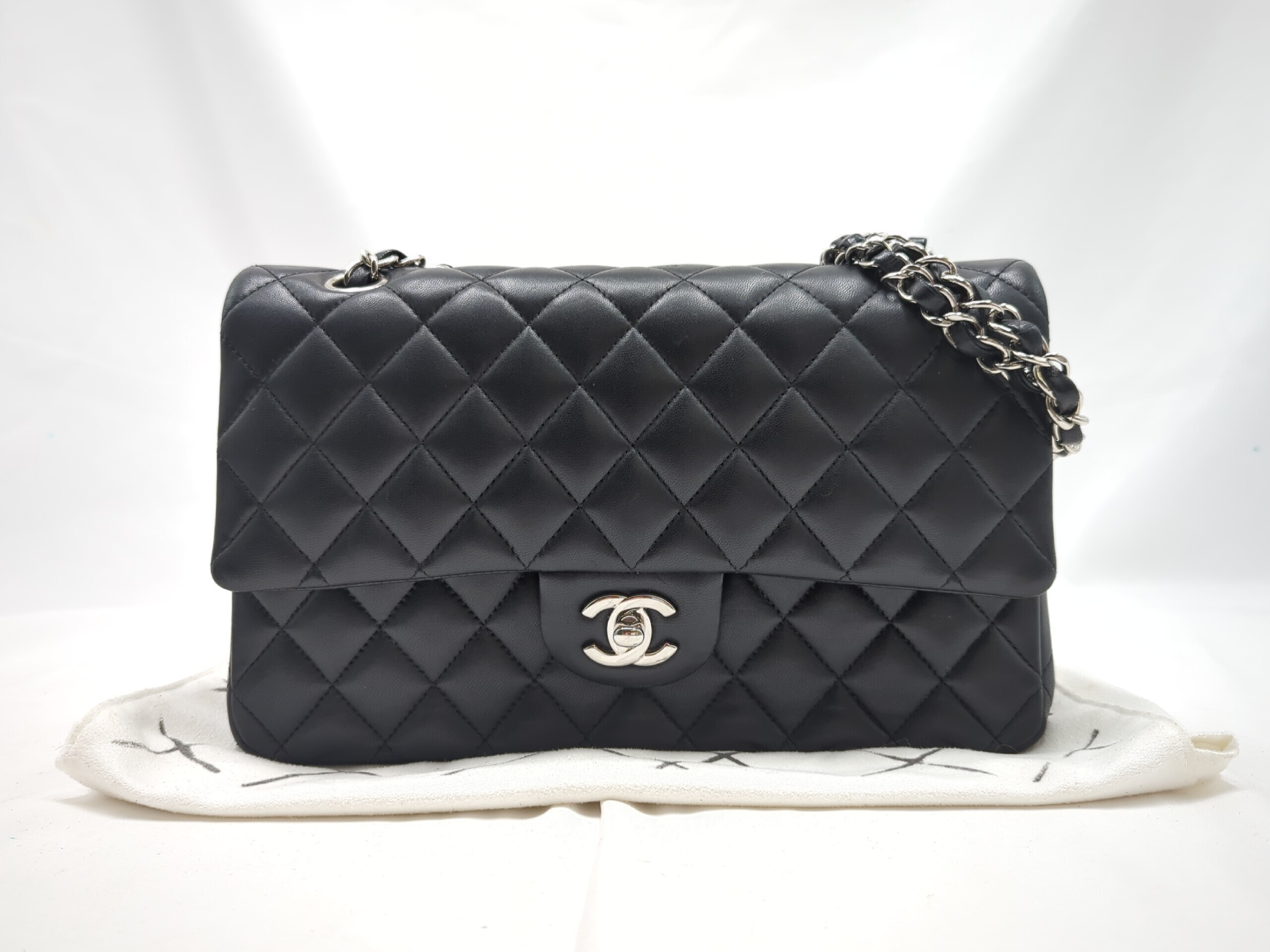 Lambskin Matelassé Double Flap 25 Black Silver Hardware Serial Number 21-series Shoulder Bag