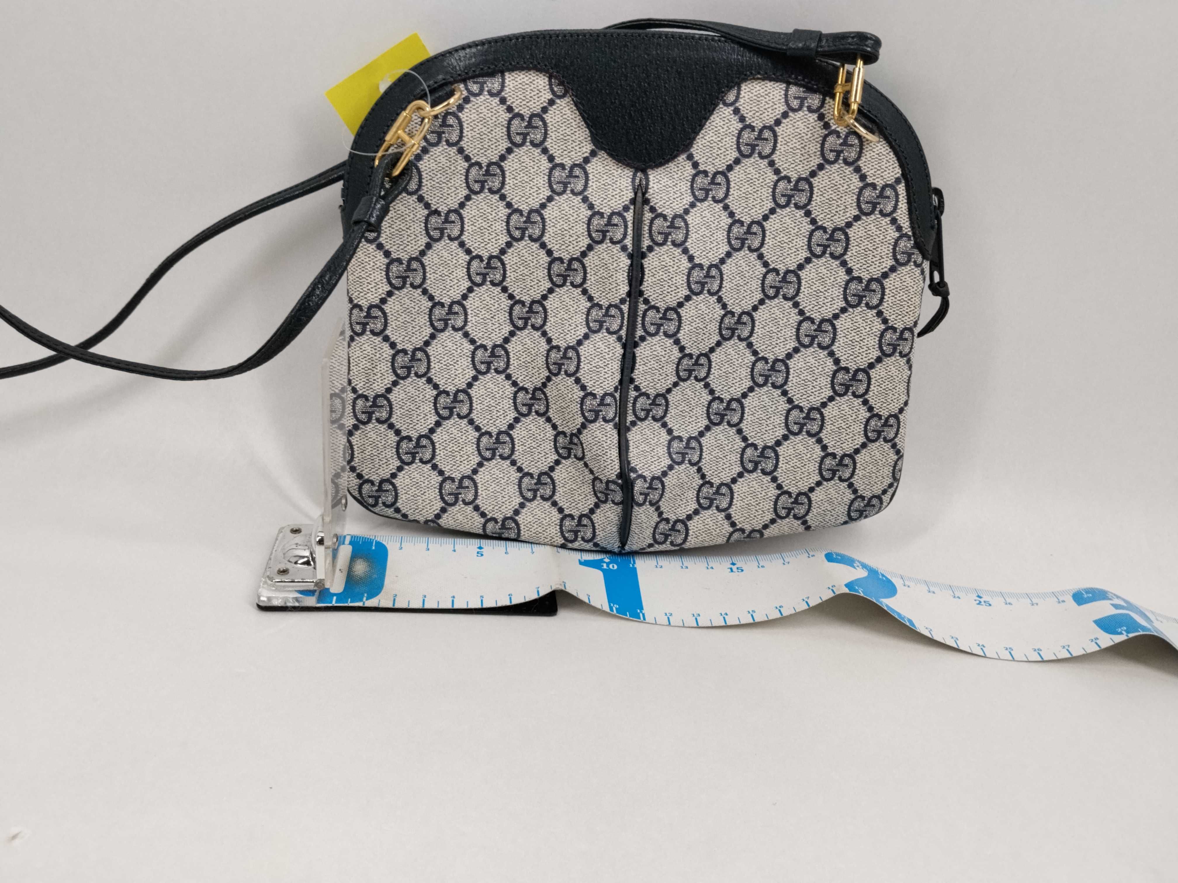 Old GG Supreme 904 02 047 Shoulder Bag — view 2